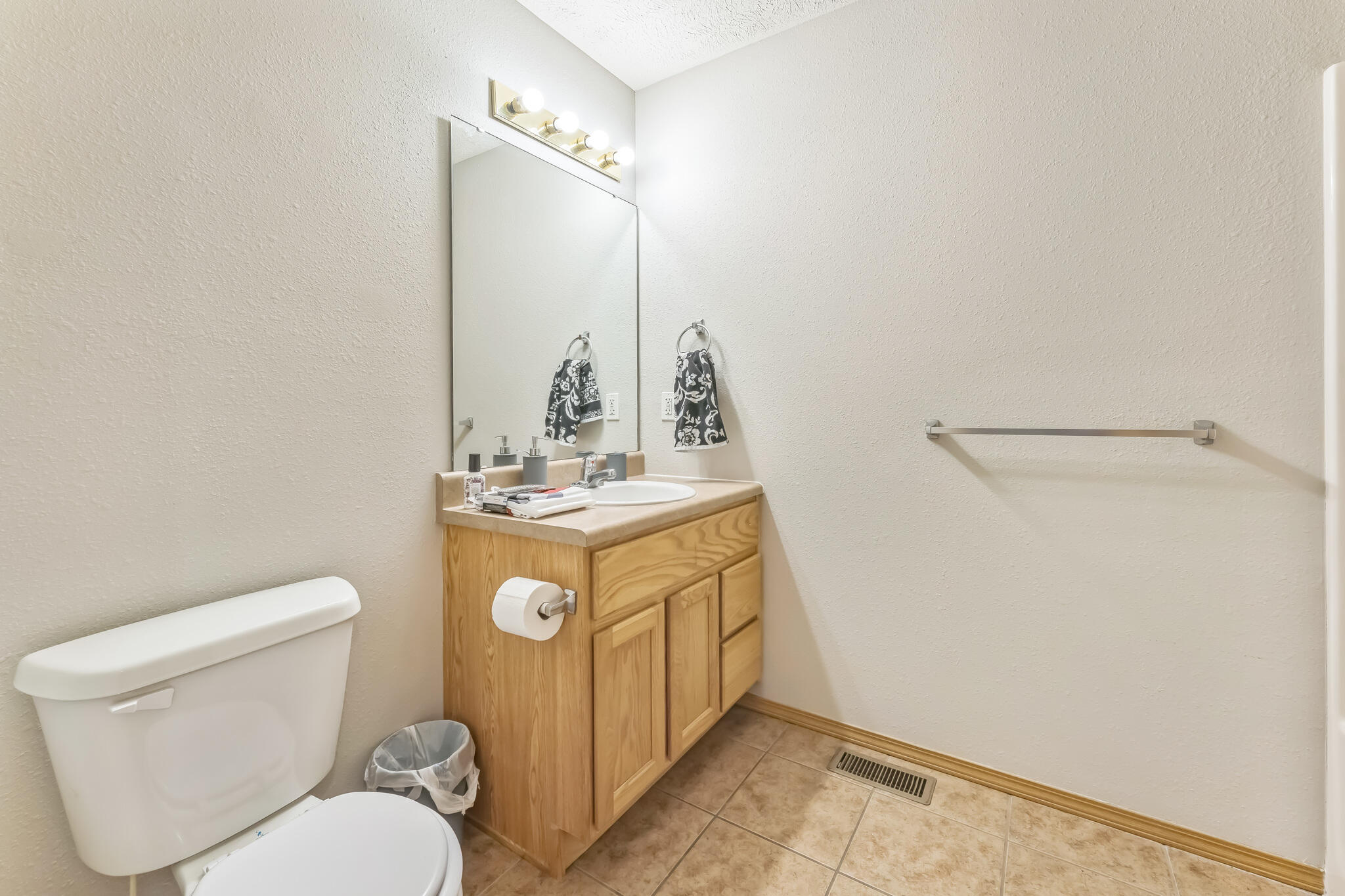 1130 South Arcadia Avenue Property Photo 21
