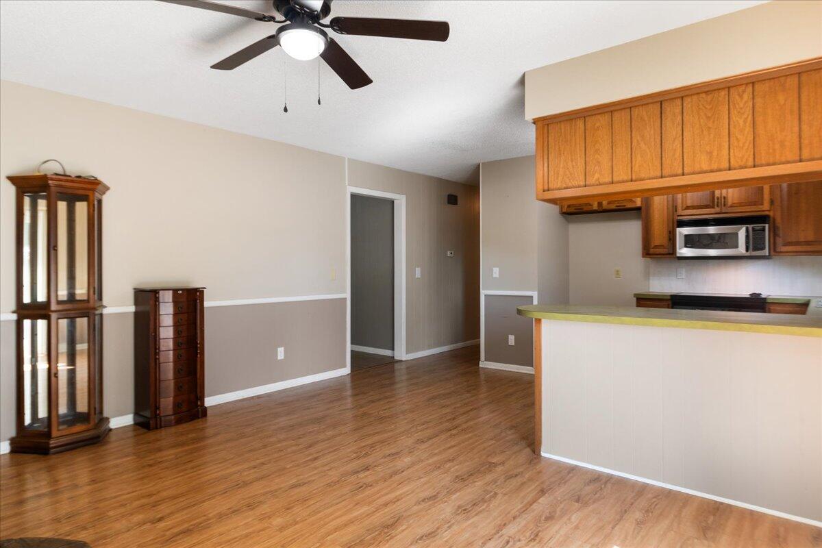 5442 North Farm Road 179 Property Photo 14