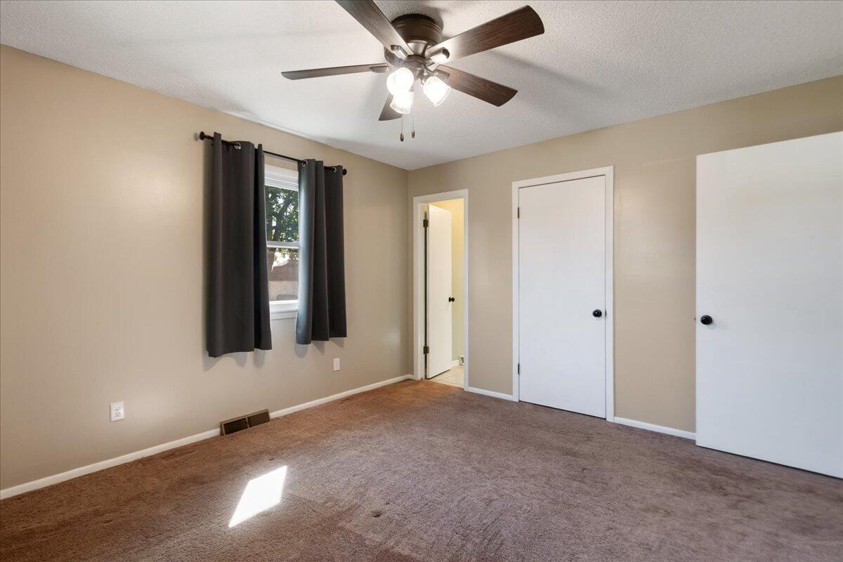5442 North Farm Road 179 Property Photo 16
