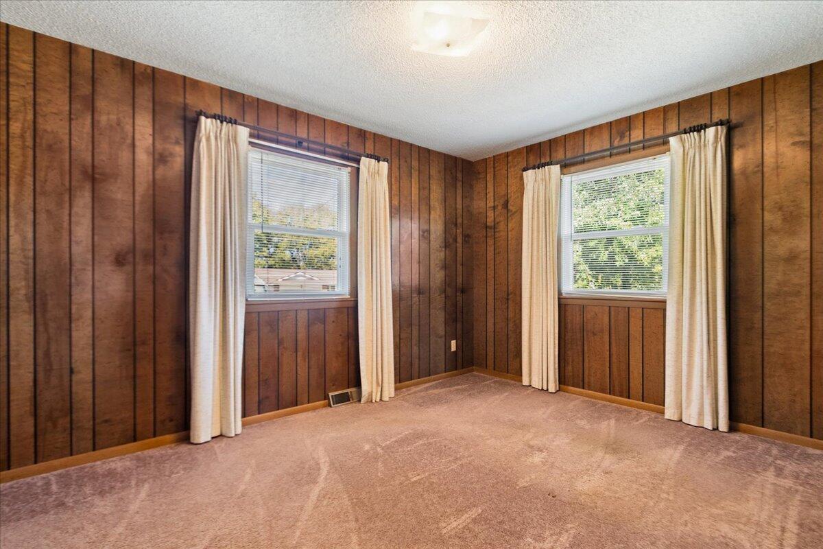 5442 North Farm Road 179 Property Photo 19