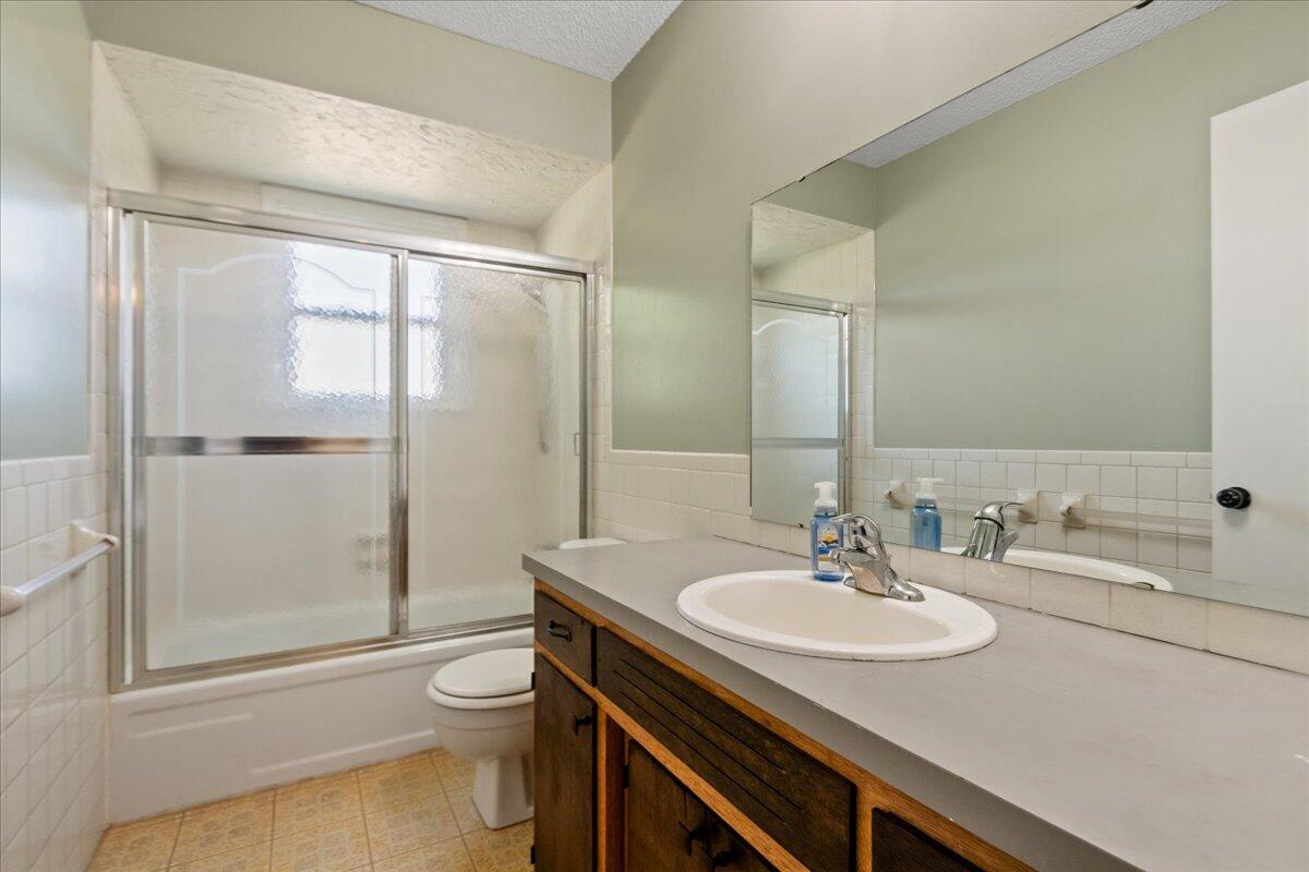 5442 North Farm Road 179 Property Photo 20