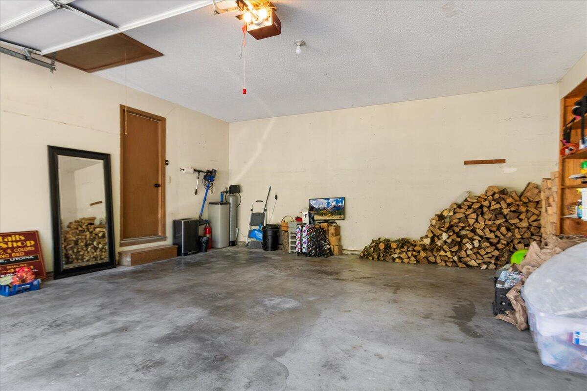 5442 North Farm Road 179 Property Photo 29