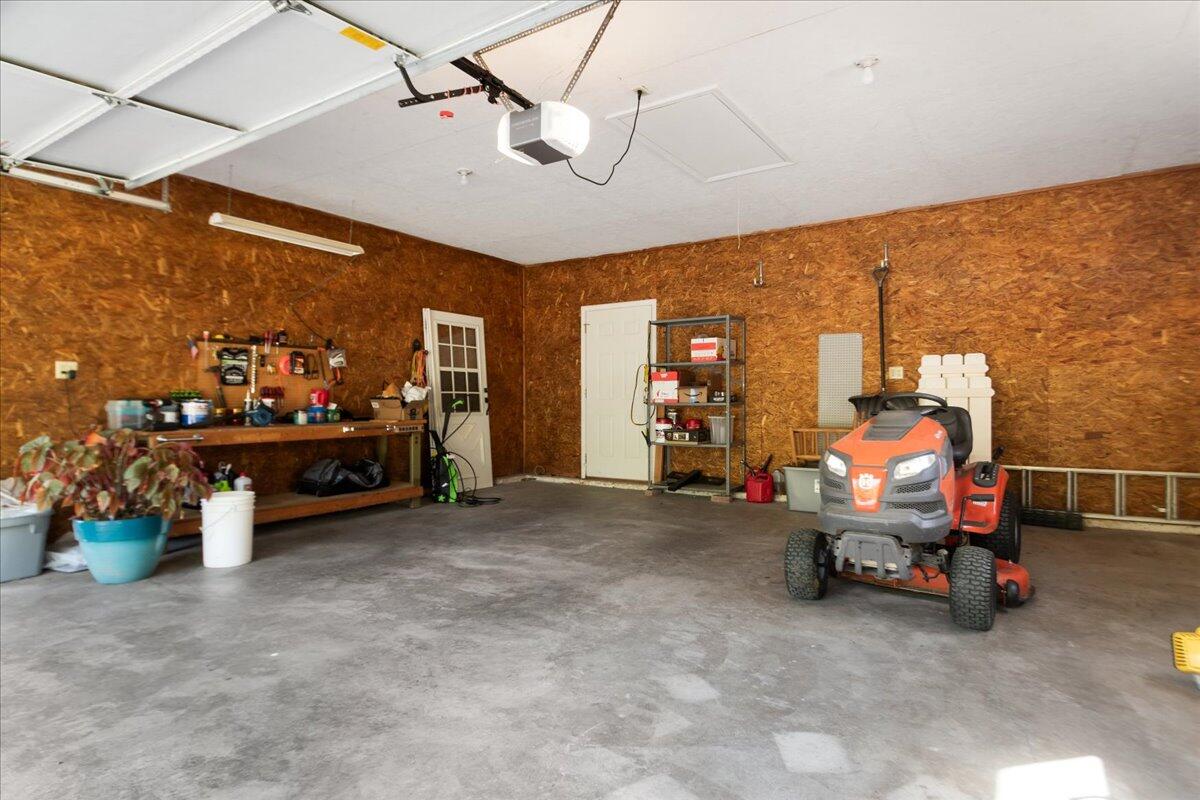 5442 North Farm Road 179 Property Photo 30