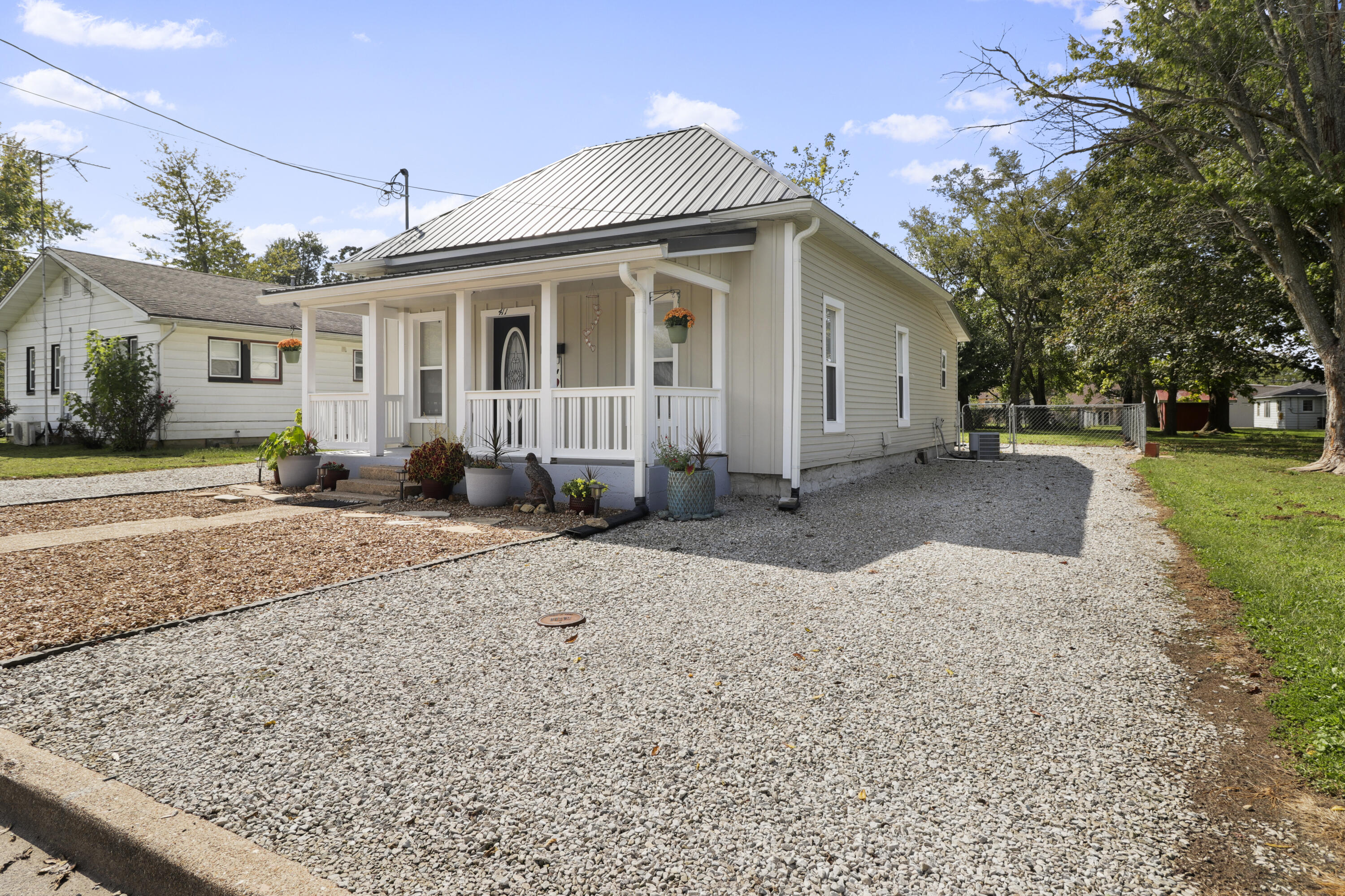 411 Elm Street Property Photo 3
