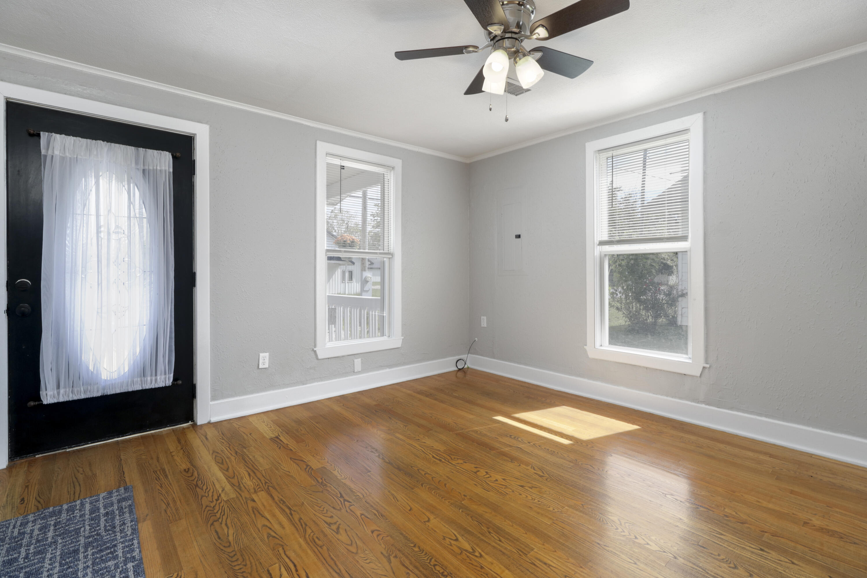 411 Elm Street Property Photo 6