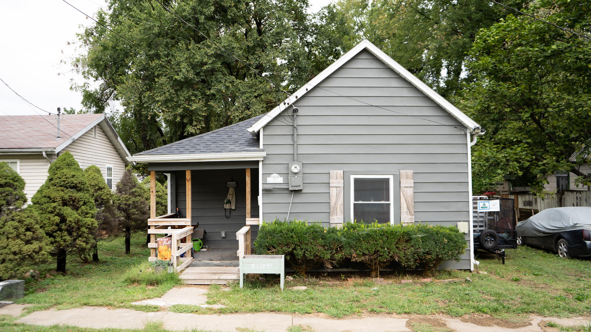 913 East Garfield Street Property Photo 1