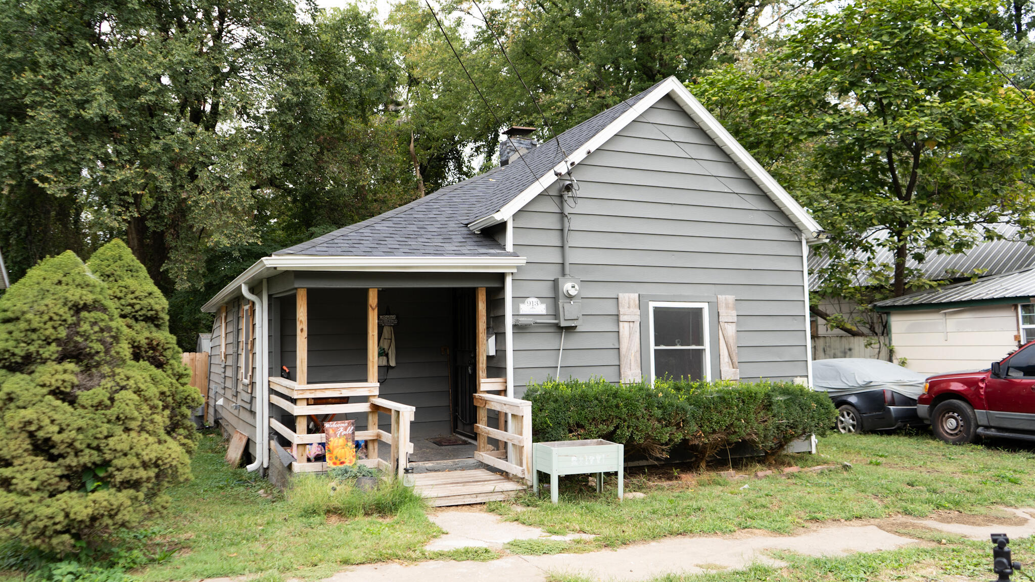 913 East Garfield Street Property Photo 2