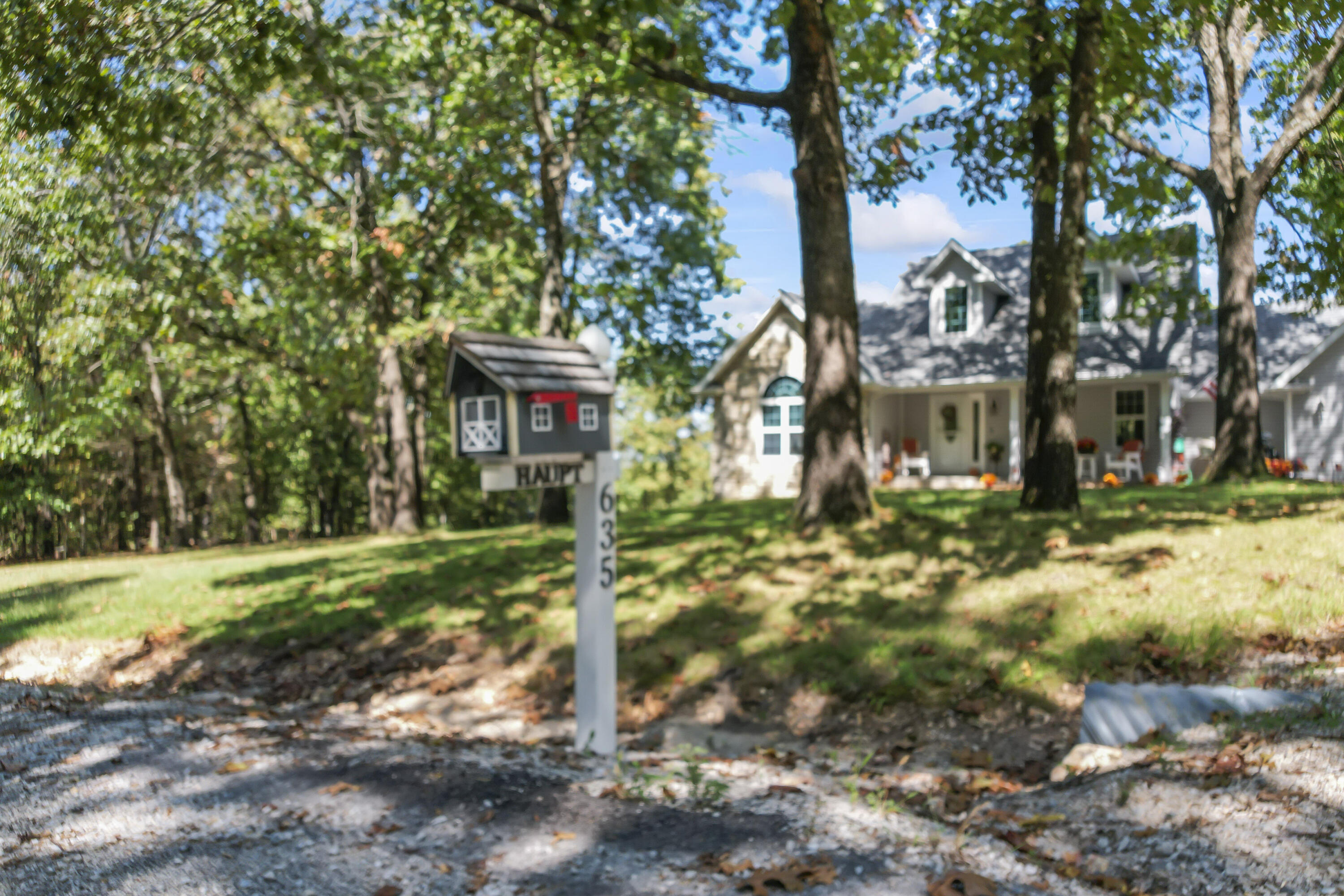 635 Ranchview Road Property Photo 2
