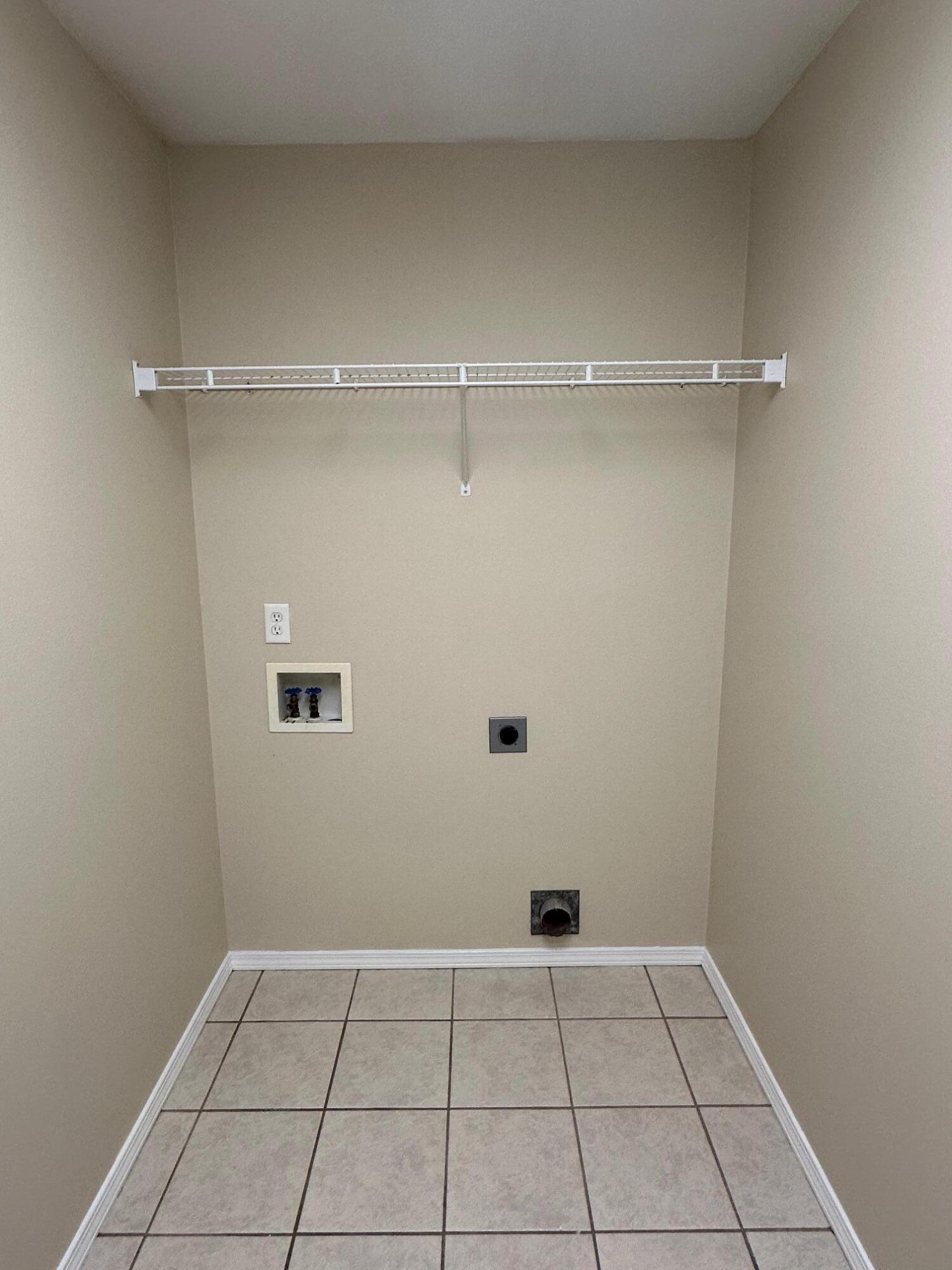 710 South Hazelnut Avenue Property Photo 6