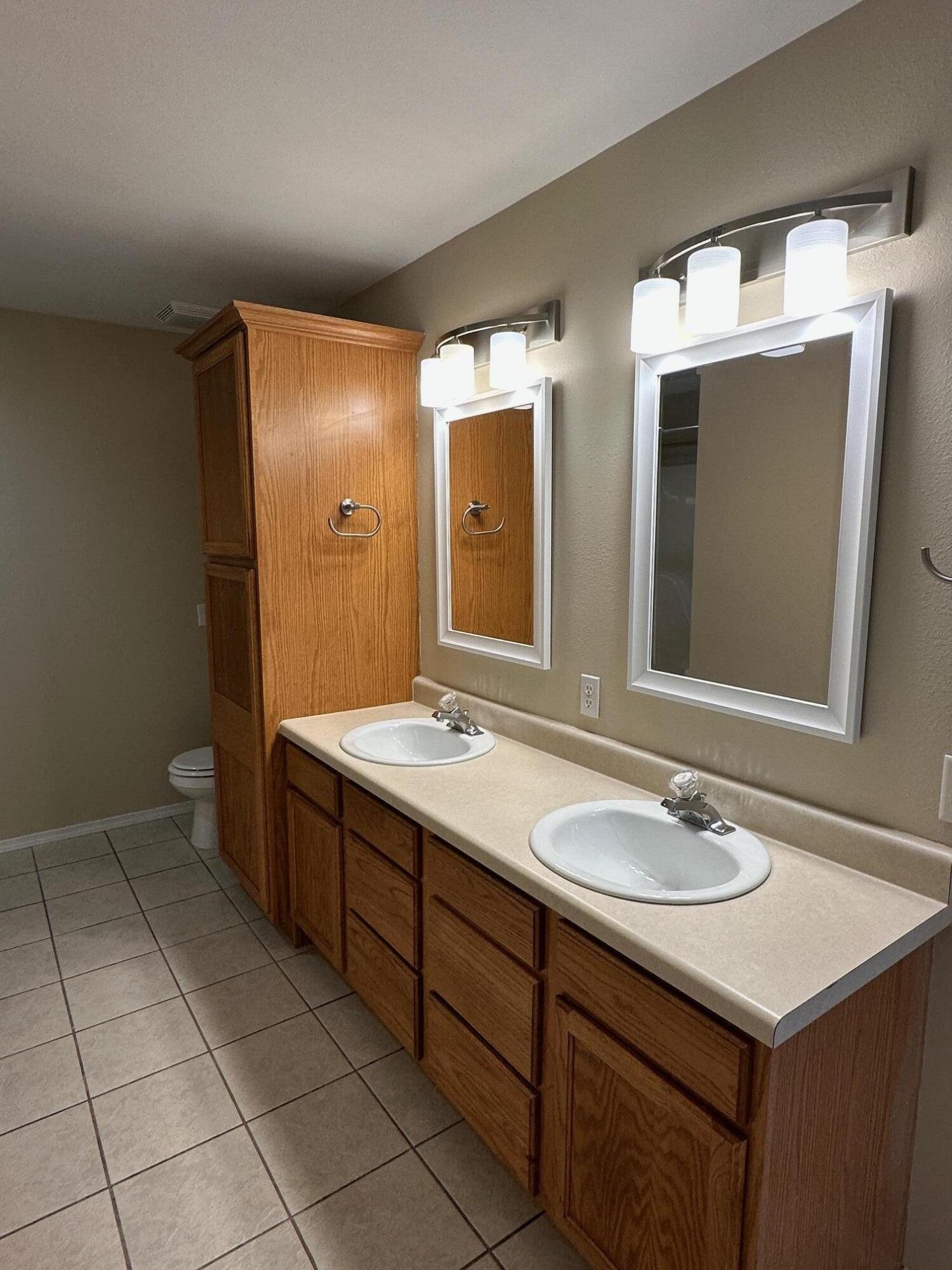 710 South Hazelnut Avenue Property Photo 10