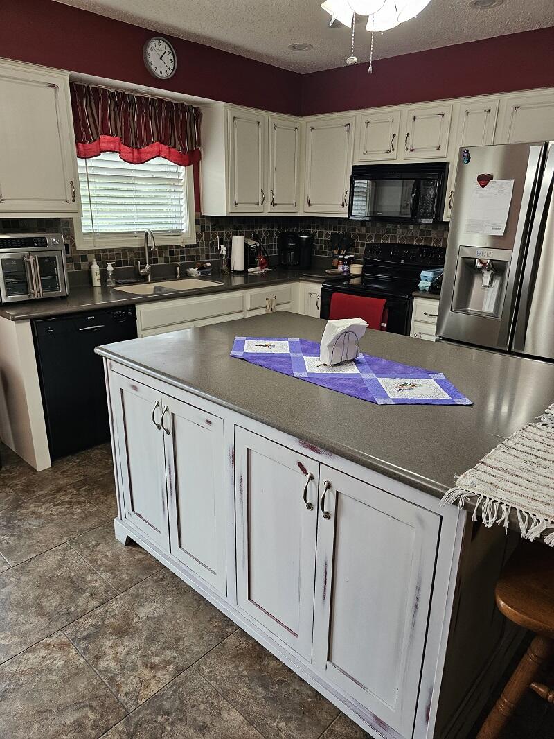 3294 South Palisades Drive Property Photo 6