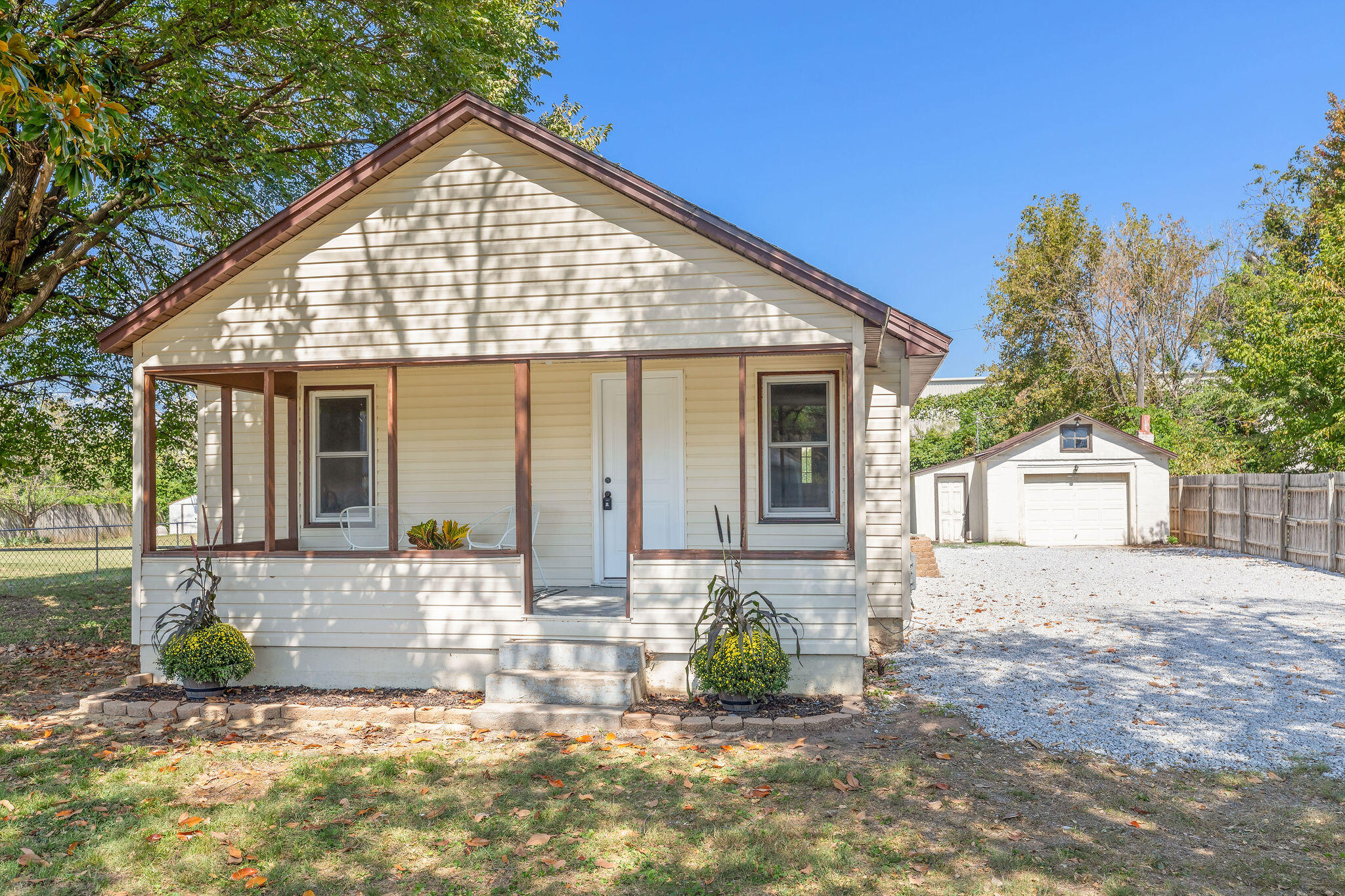2425 East Atlantic Street Property Photo 2