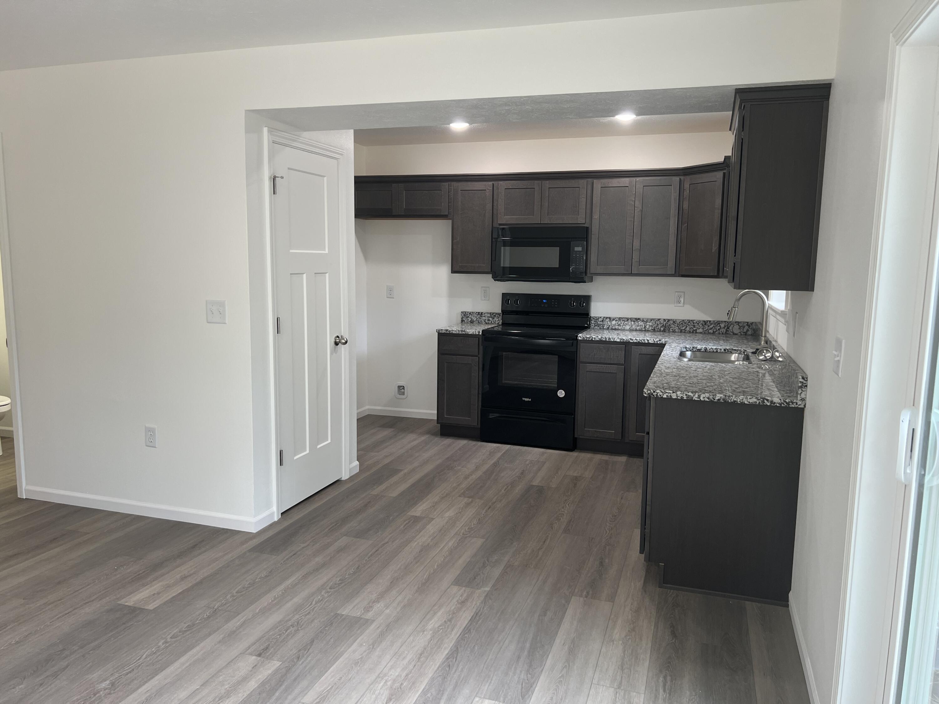4071 White Oak Road Property Photo 5