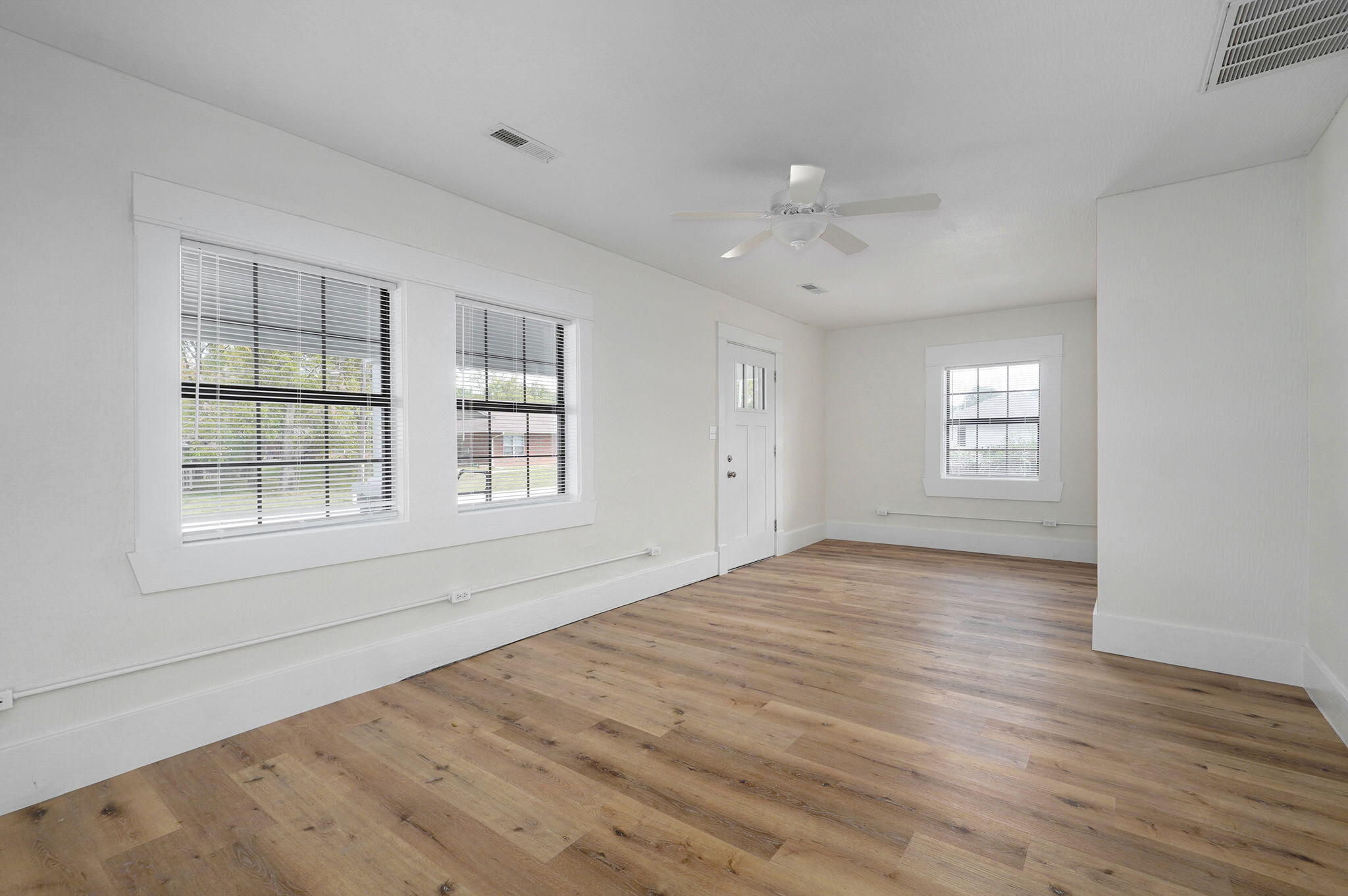 610 East Logan Street Property Photo 4