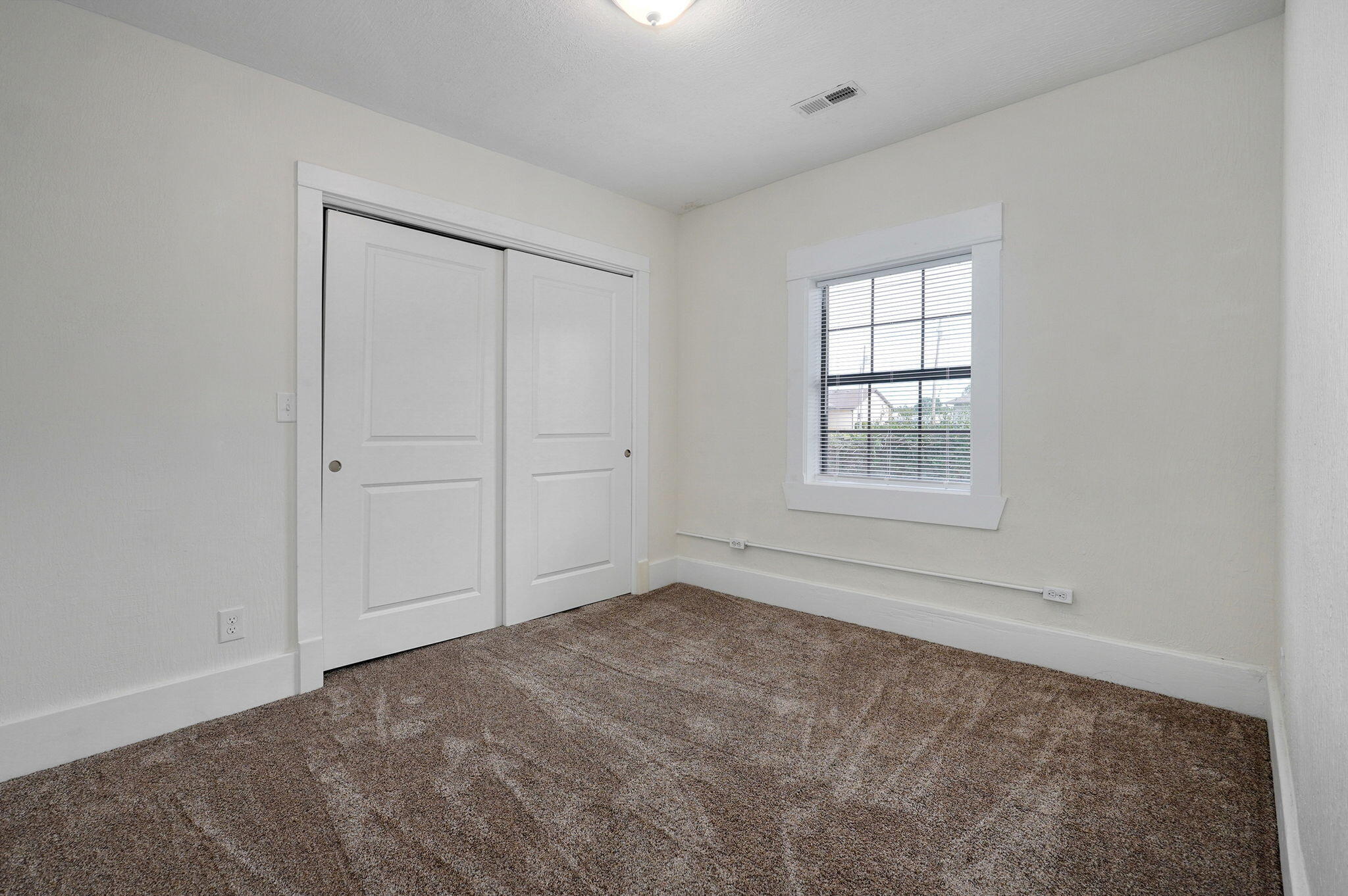 610 East Logan Street Property Photo 17