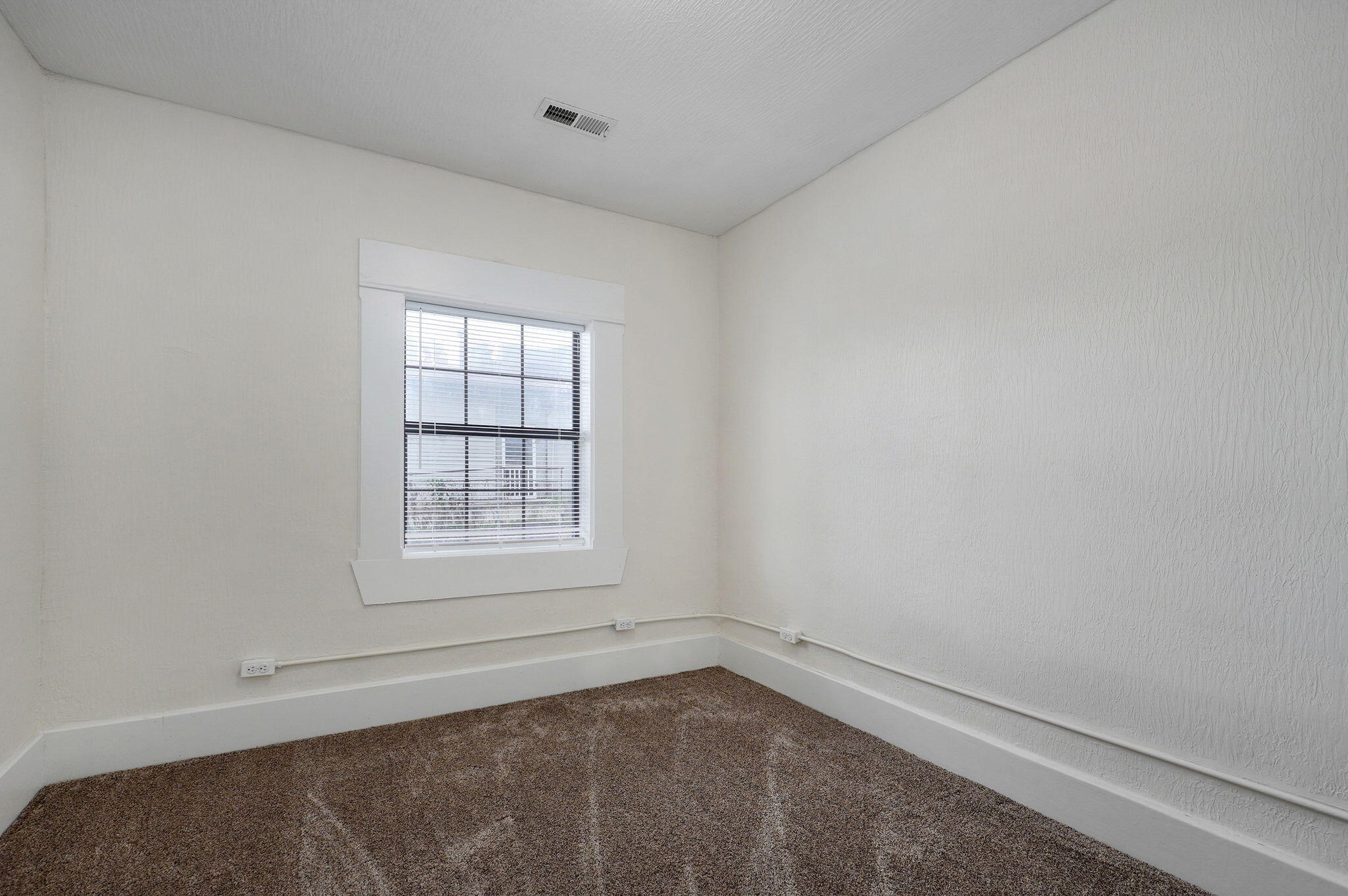 610 East Logan Street Property Photo 20