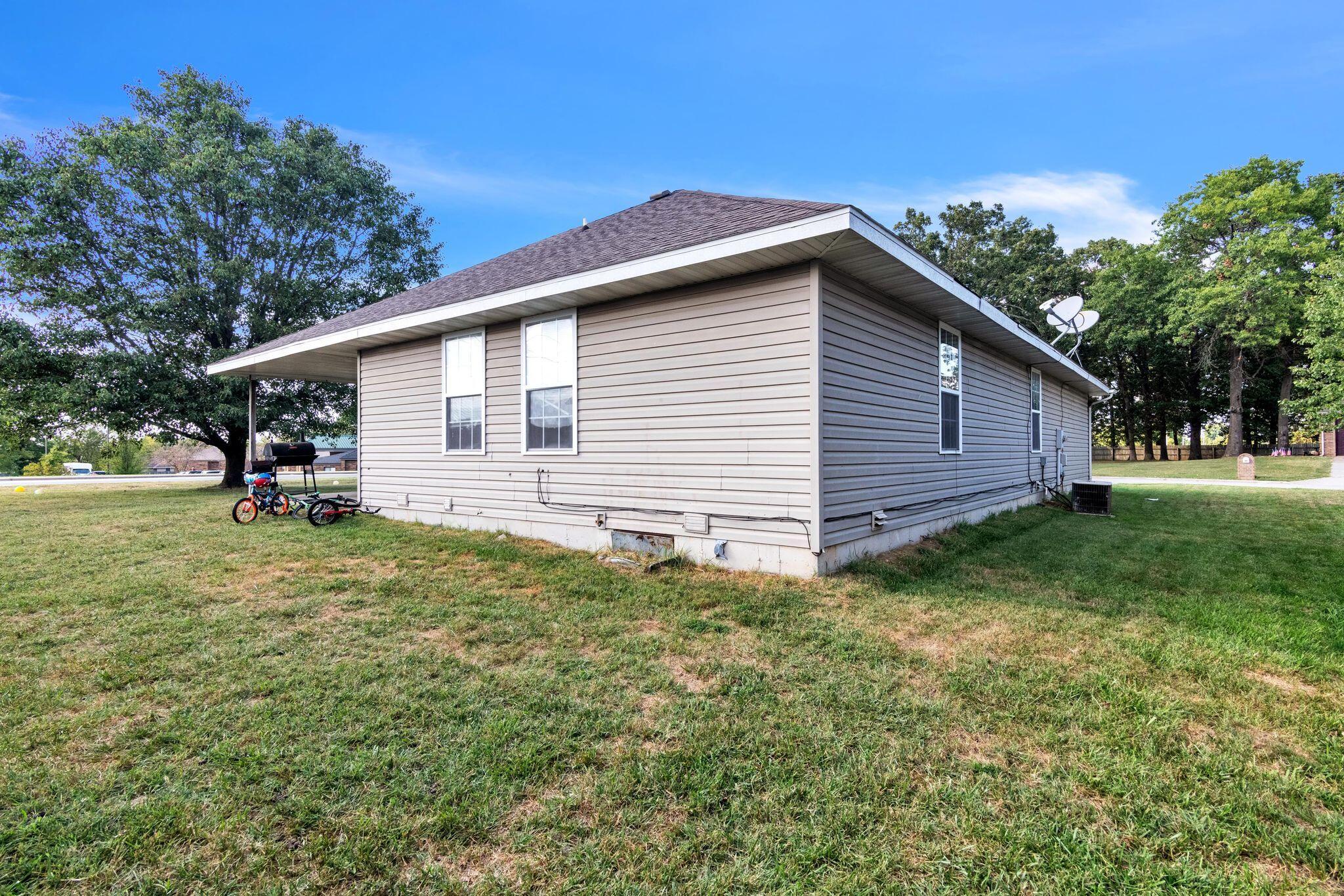 1006 Care Avenue Property Photo 2