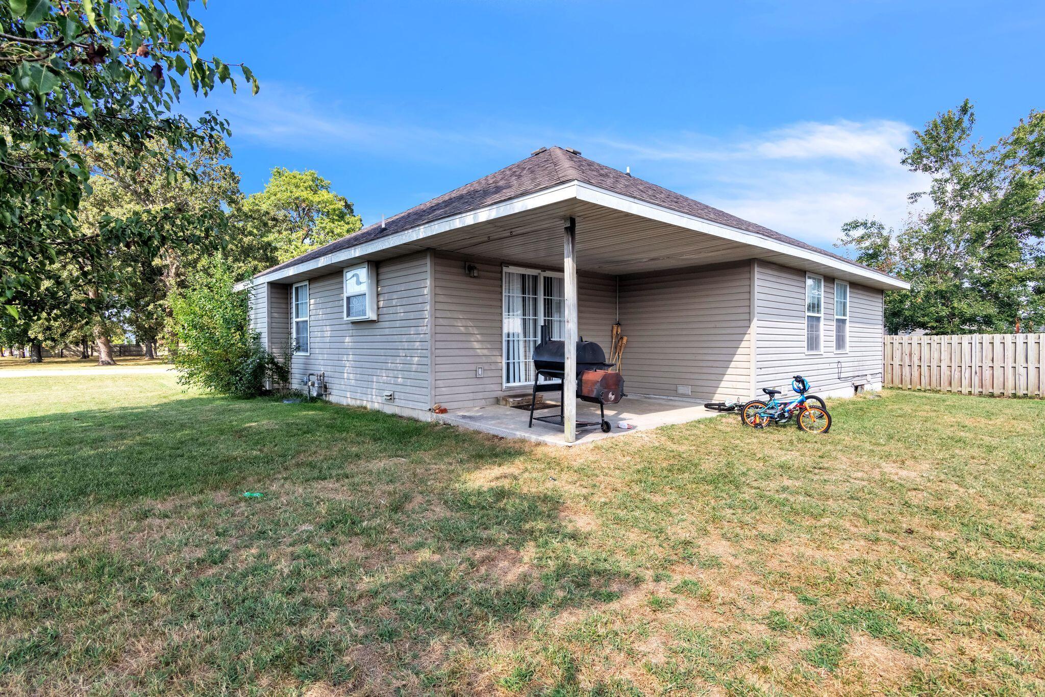 1006 Care Avenue Property Photo 3
