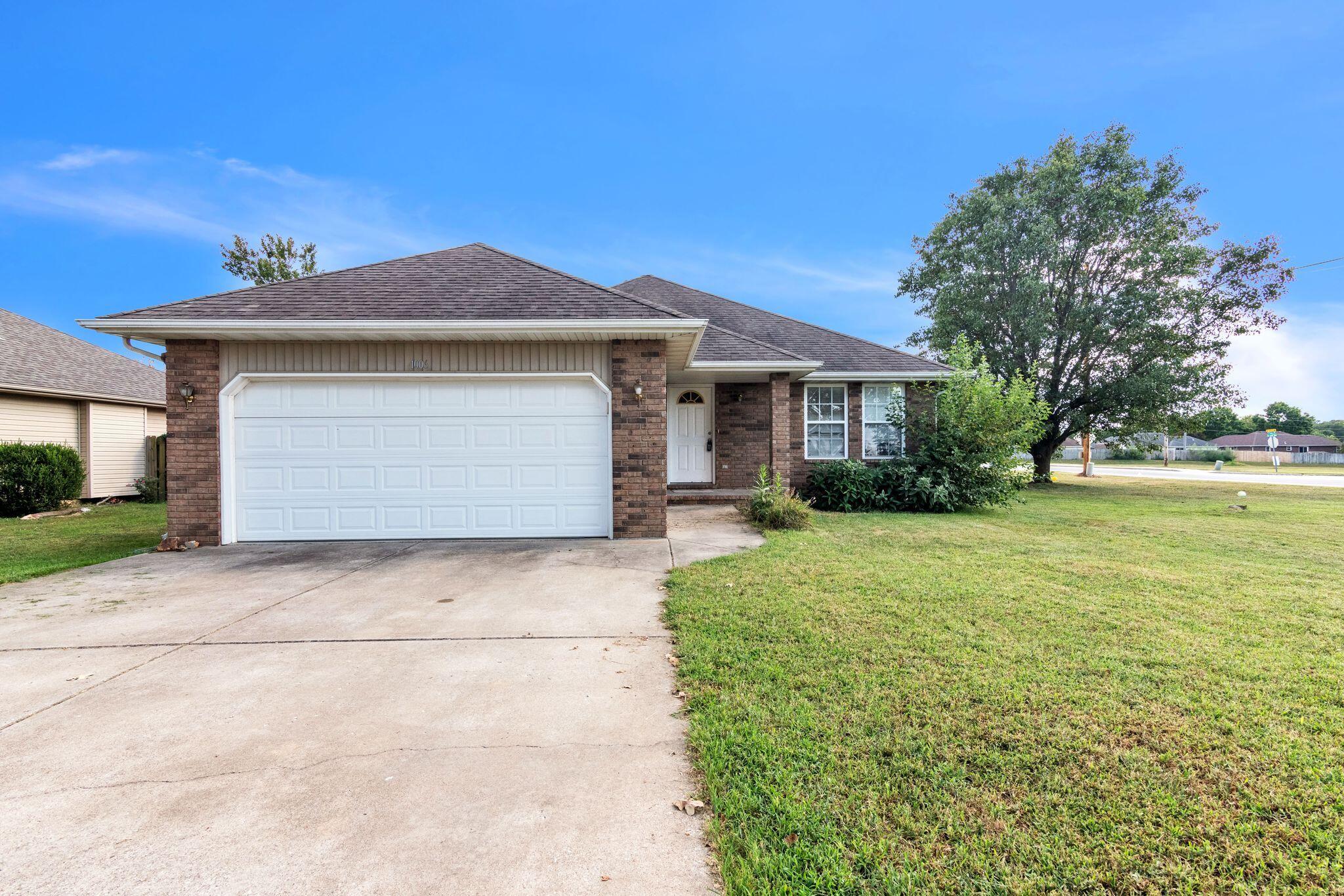 1006 Care Avenue Property Photo 6