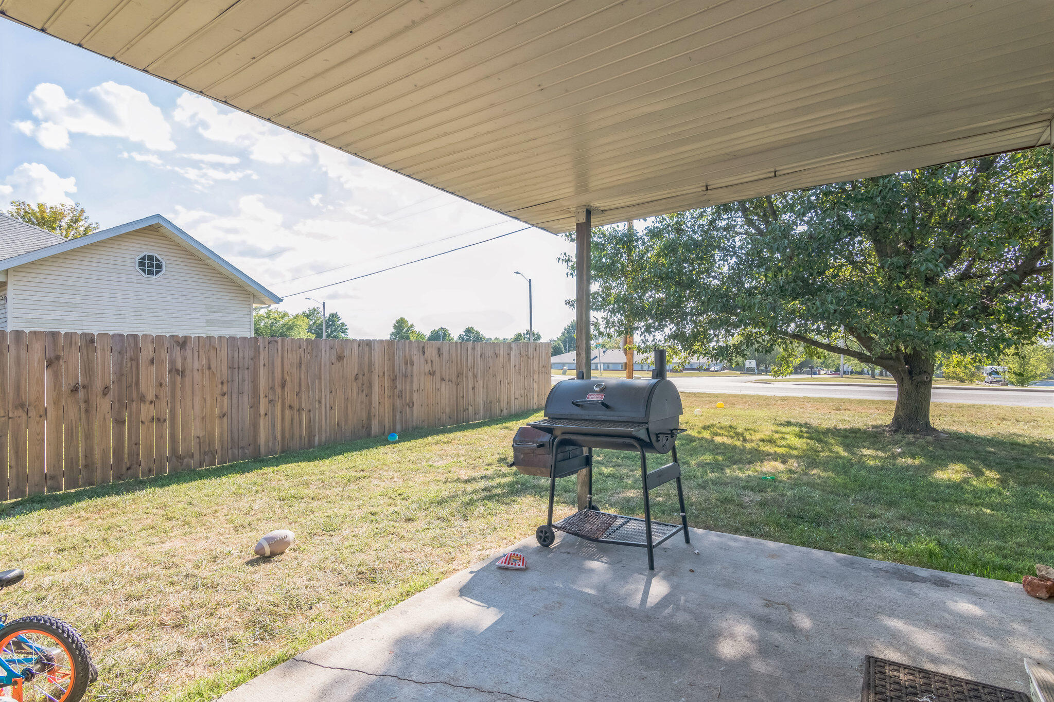 1006 Care Avenue Property Photo 10