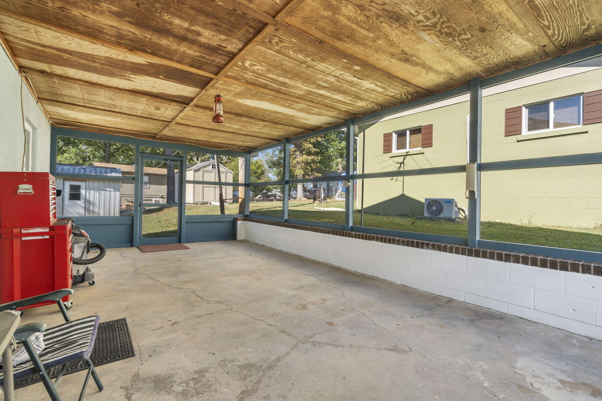 1118 A B Fine Road Property Photo 17