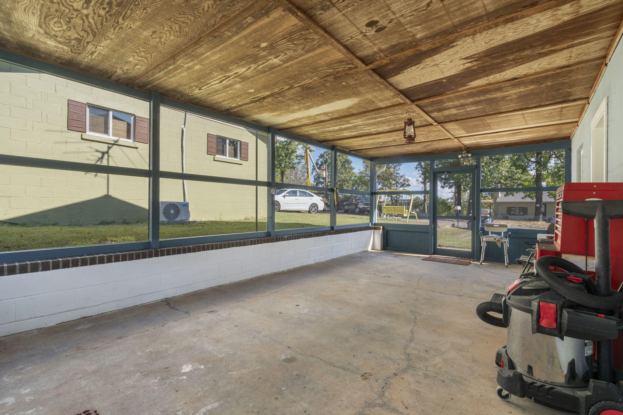 1118 A B Fine Road Property Photo 18