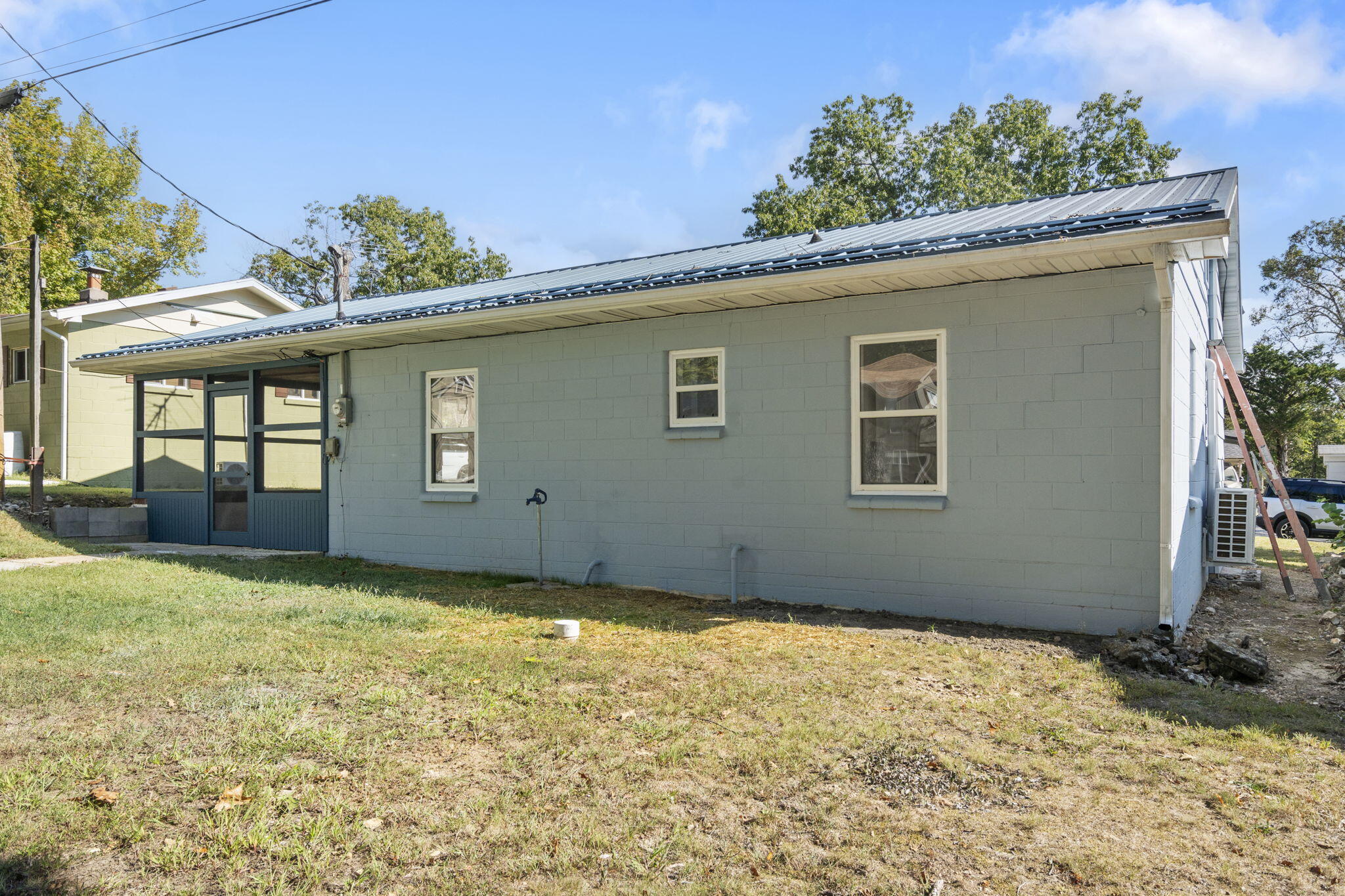 1118 A B Fine Road Property Photo 21
