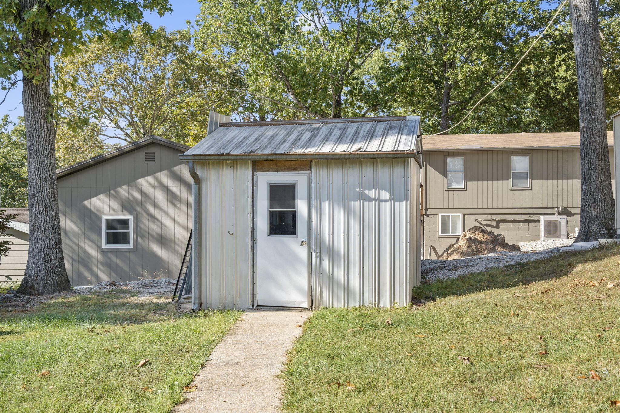 1118 A B Fine Road Property Photo 24