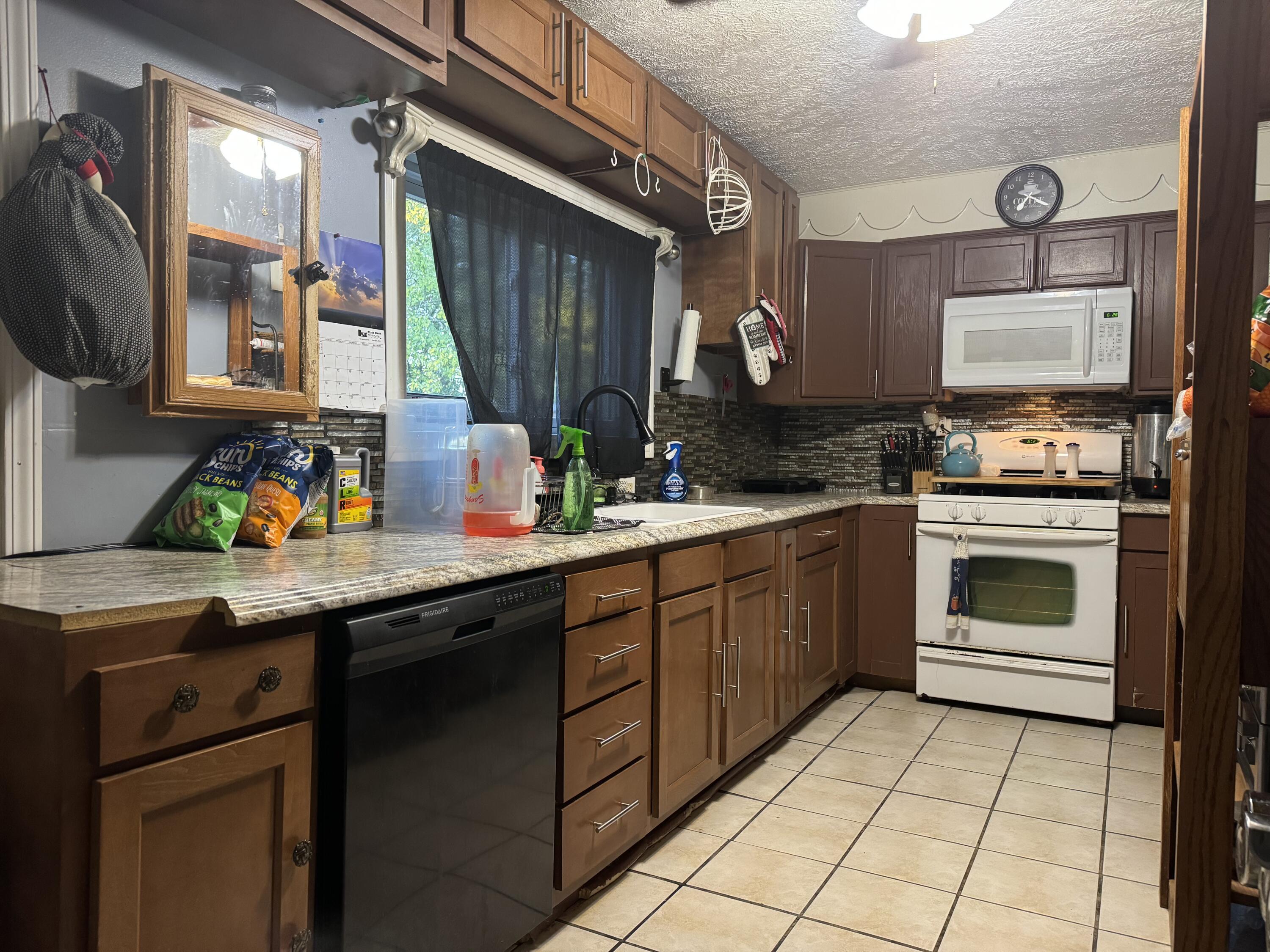 10603 North Main Street Property Photo 5