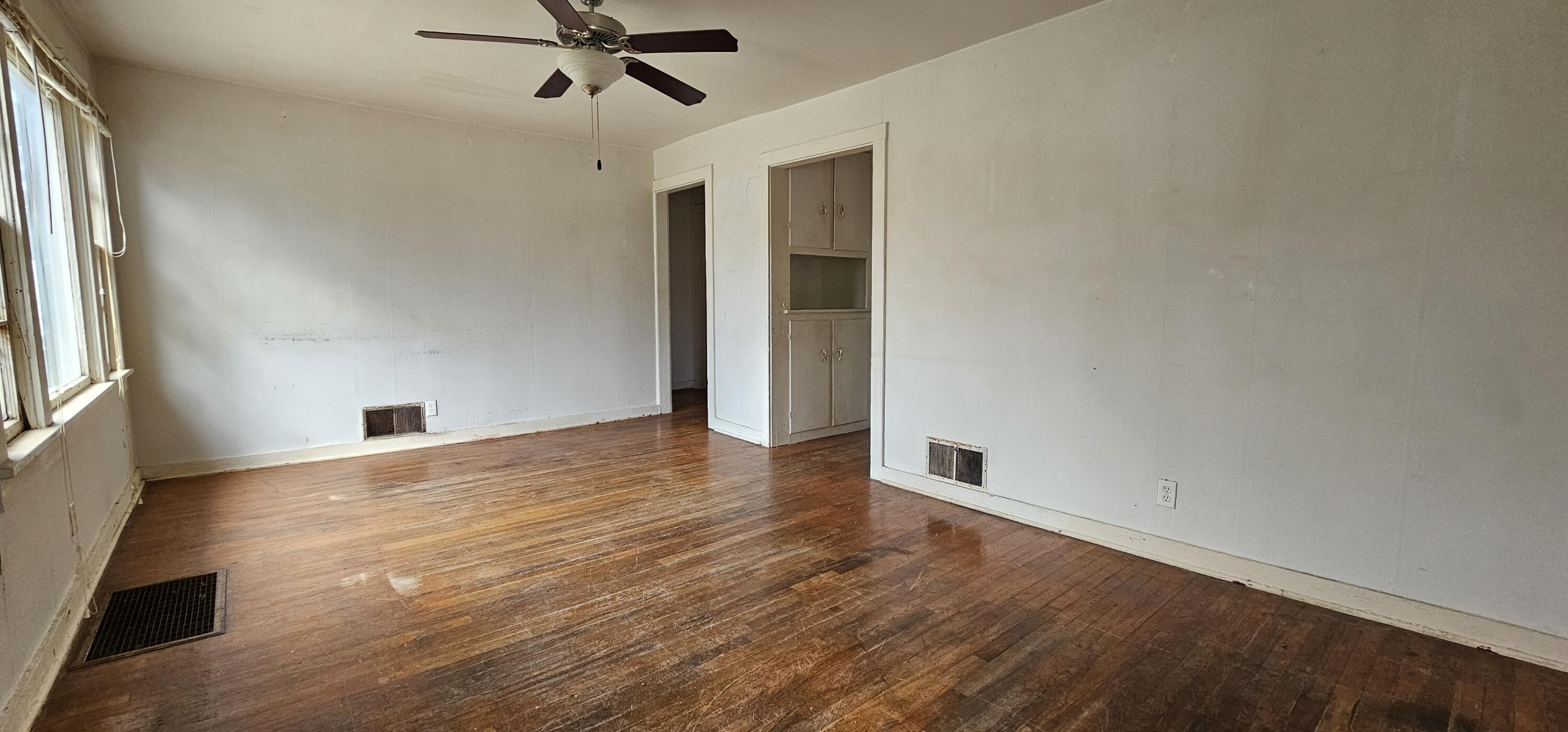 530 Summit Street Property Photo 2