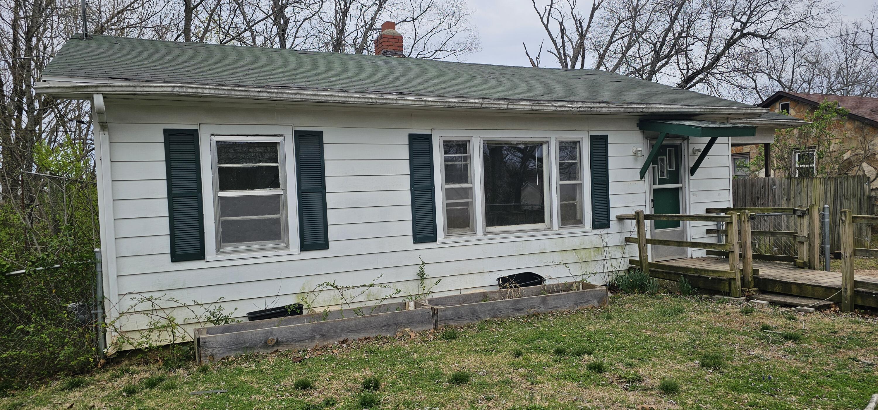 530 Summit Street Property Photo 6
