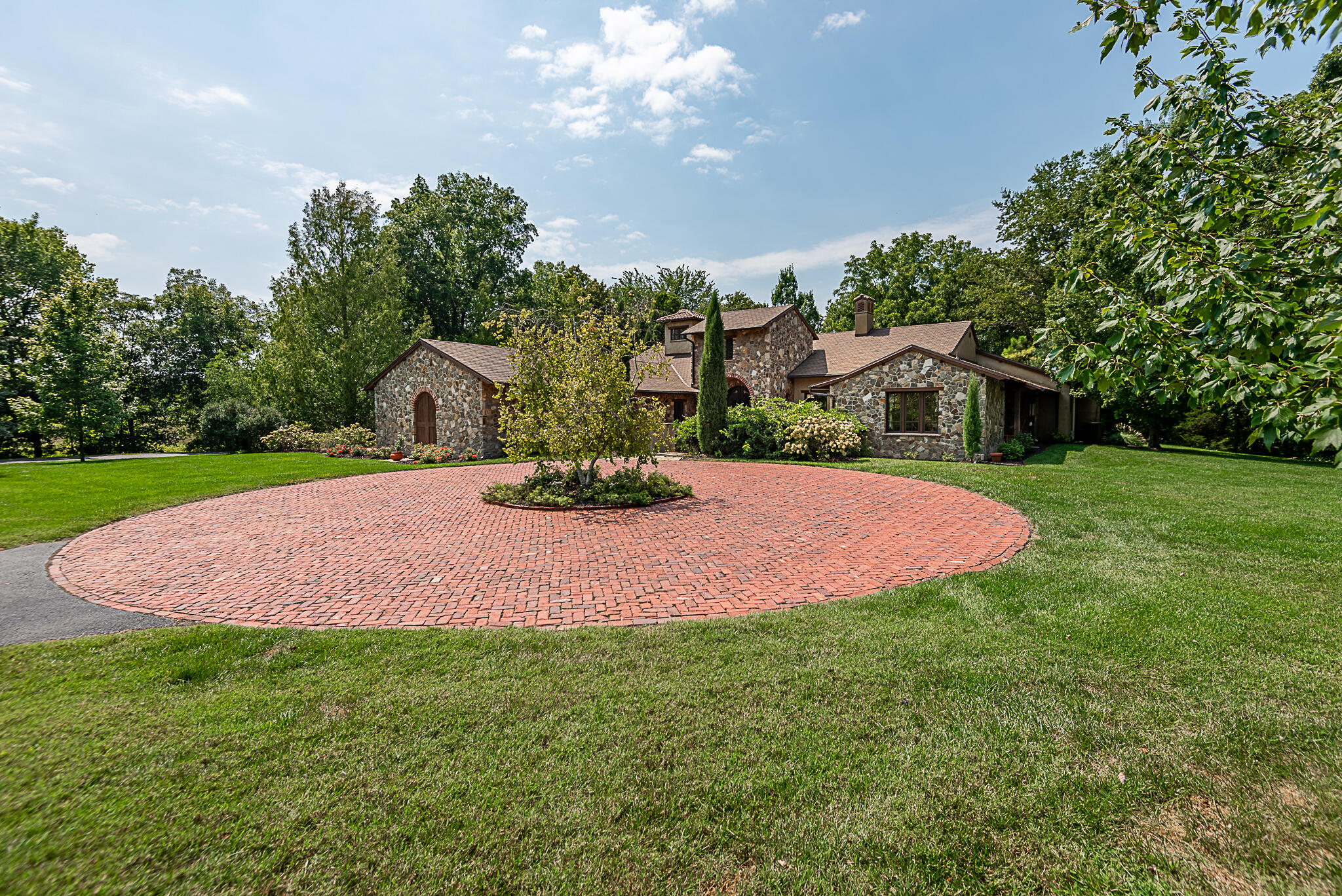 1000 East Greenbridge Road Property Photo 3