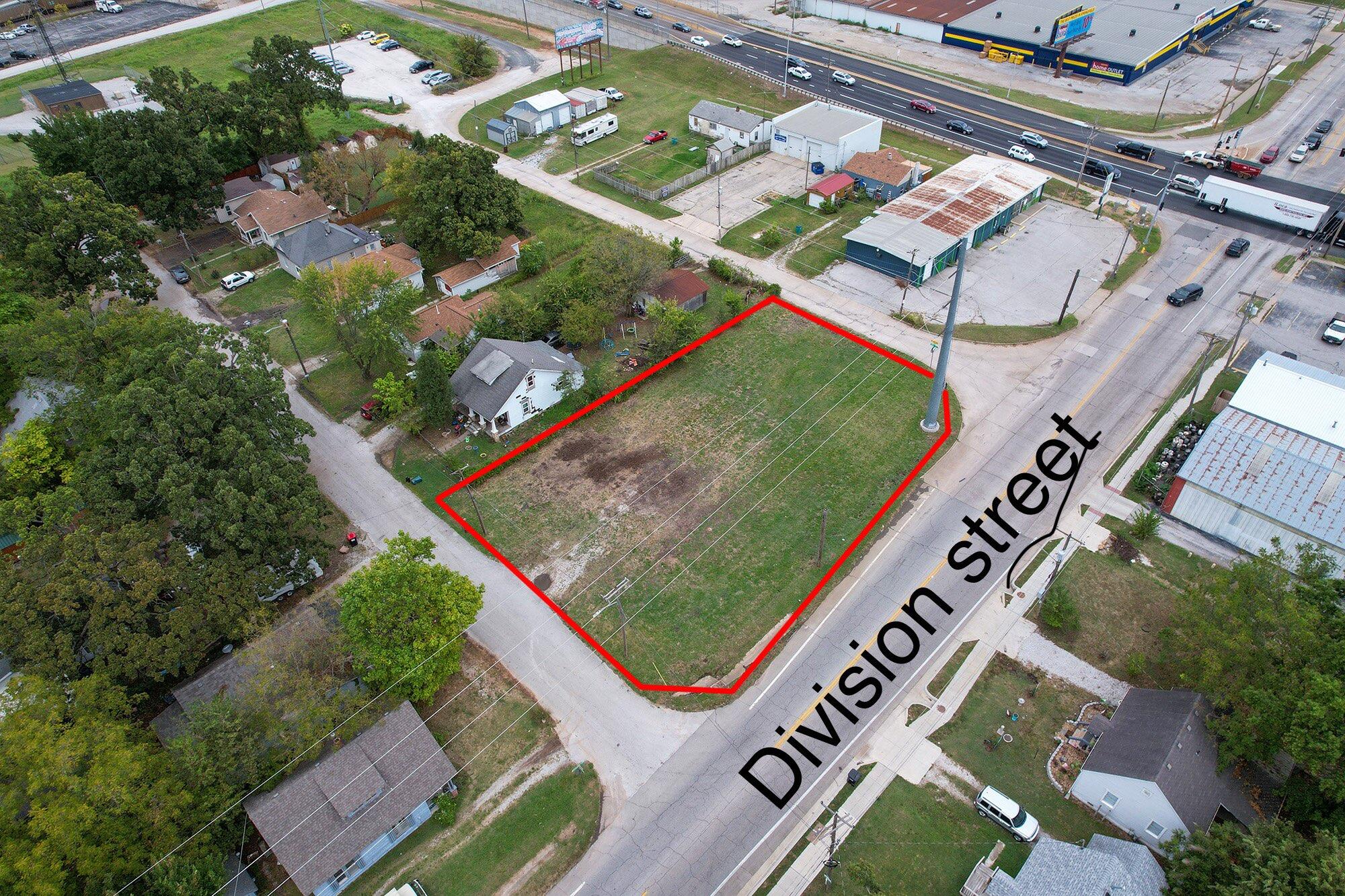 1500 North Farmer Avenue Property Photo 1