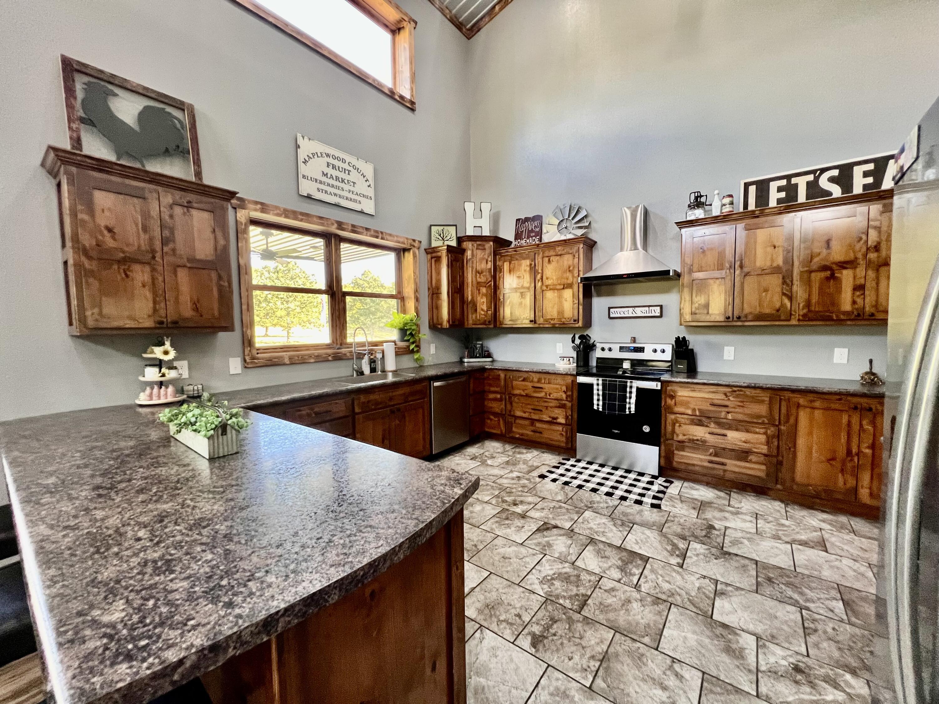 8593 Highway 17 Property Photo 6