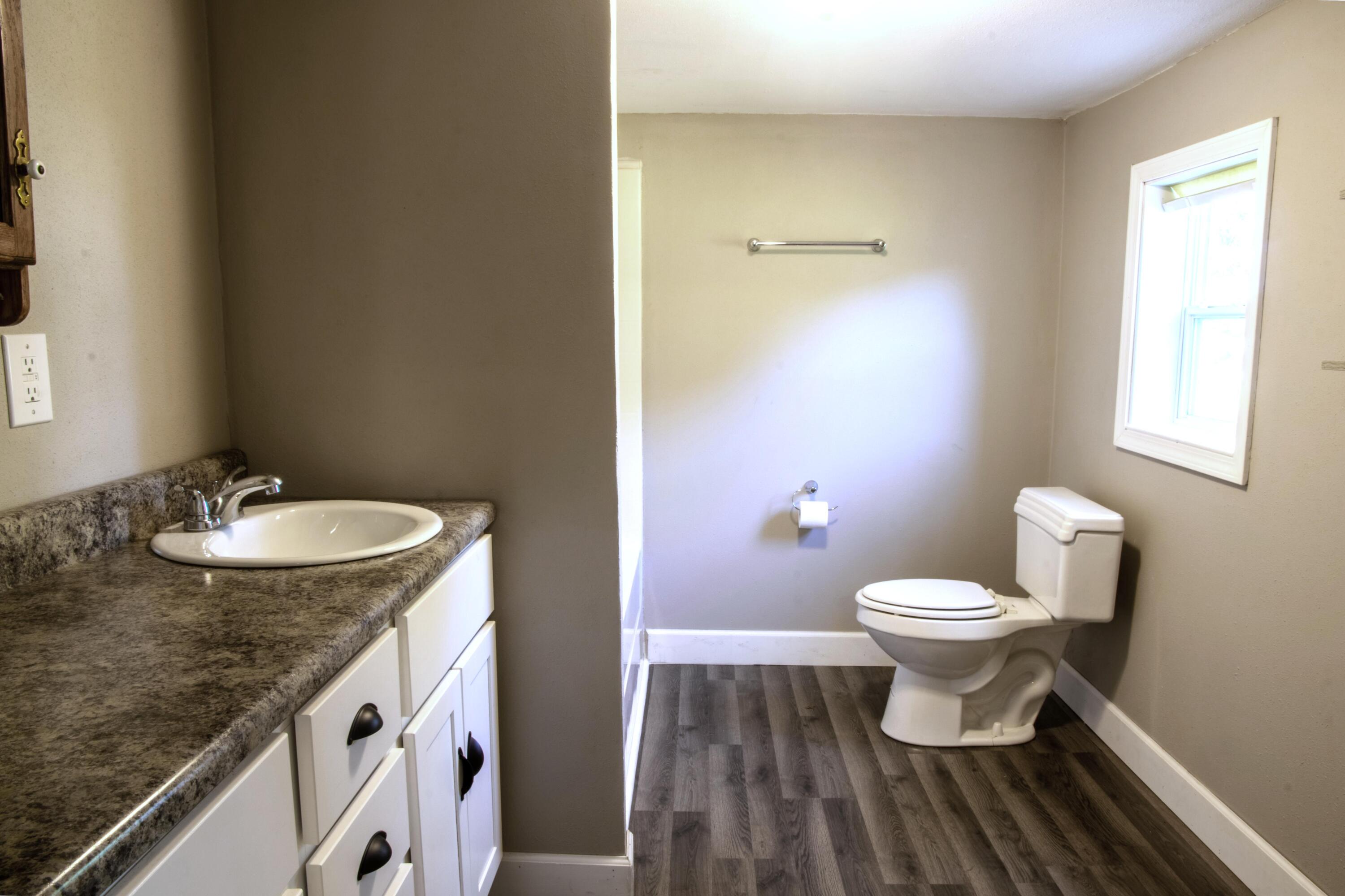 133 West Delta Street Property Photo 9