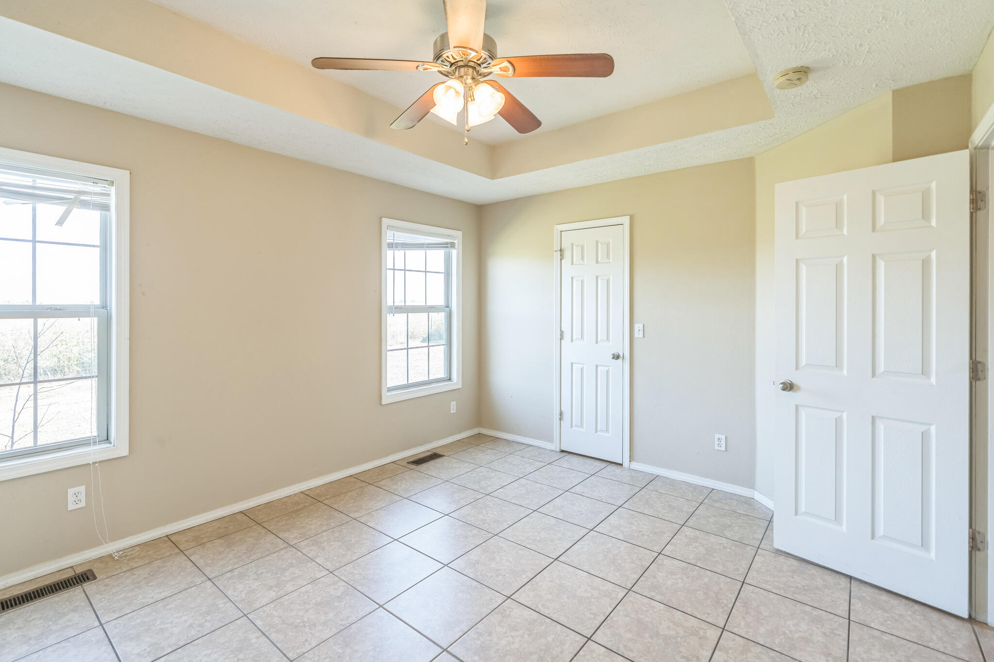 405 West Summit Street Property Photo 12