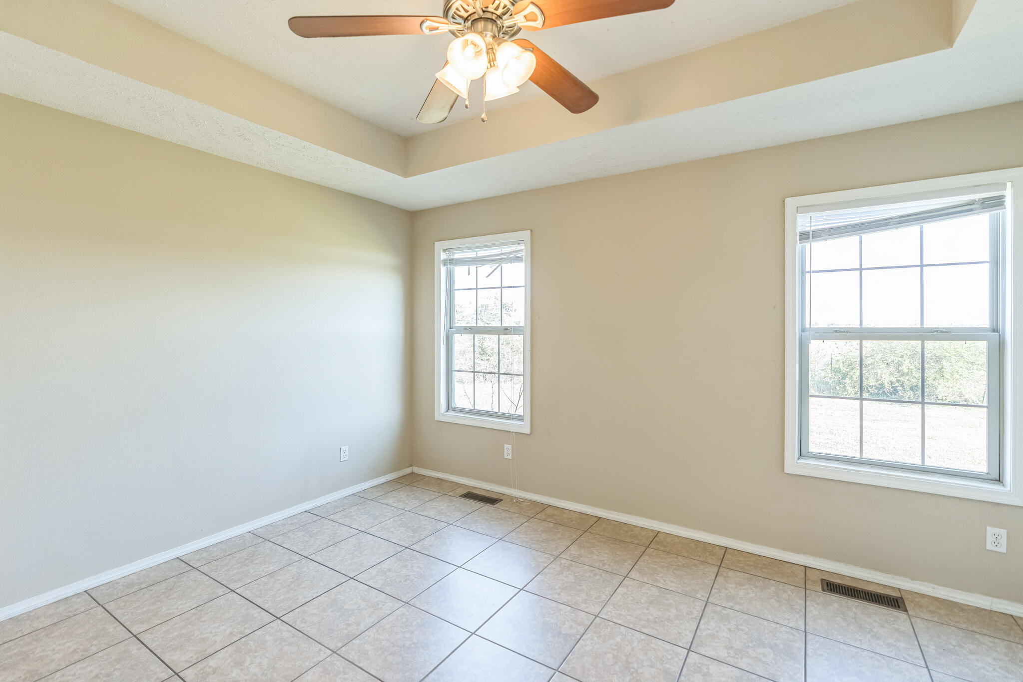 405 West Summit Street Property Photo 16
