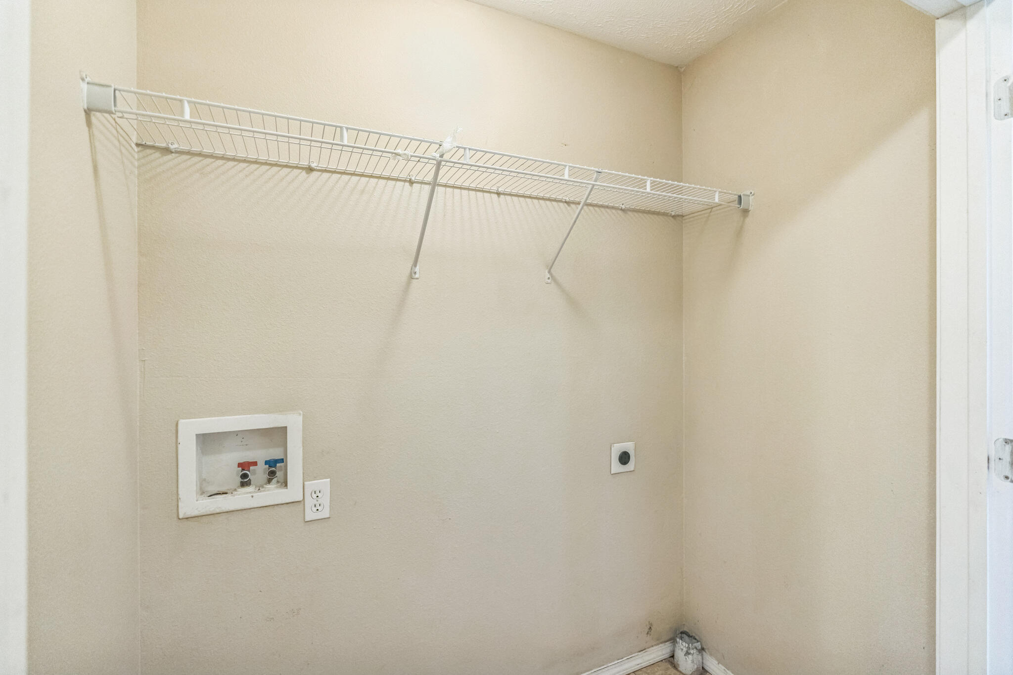 405 West Summit Street Property Photo 18