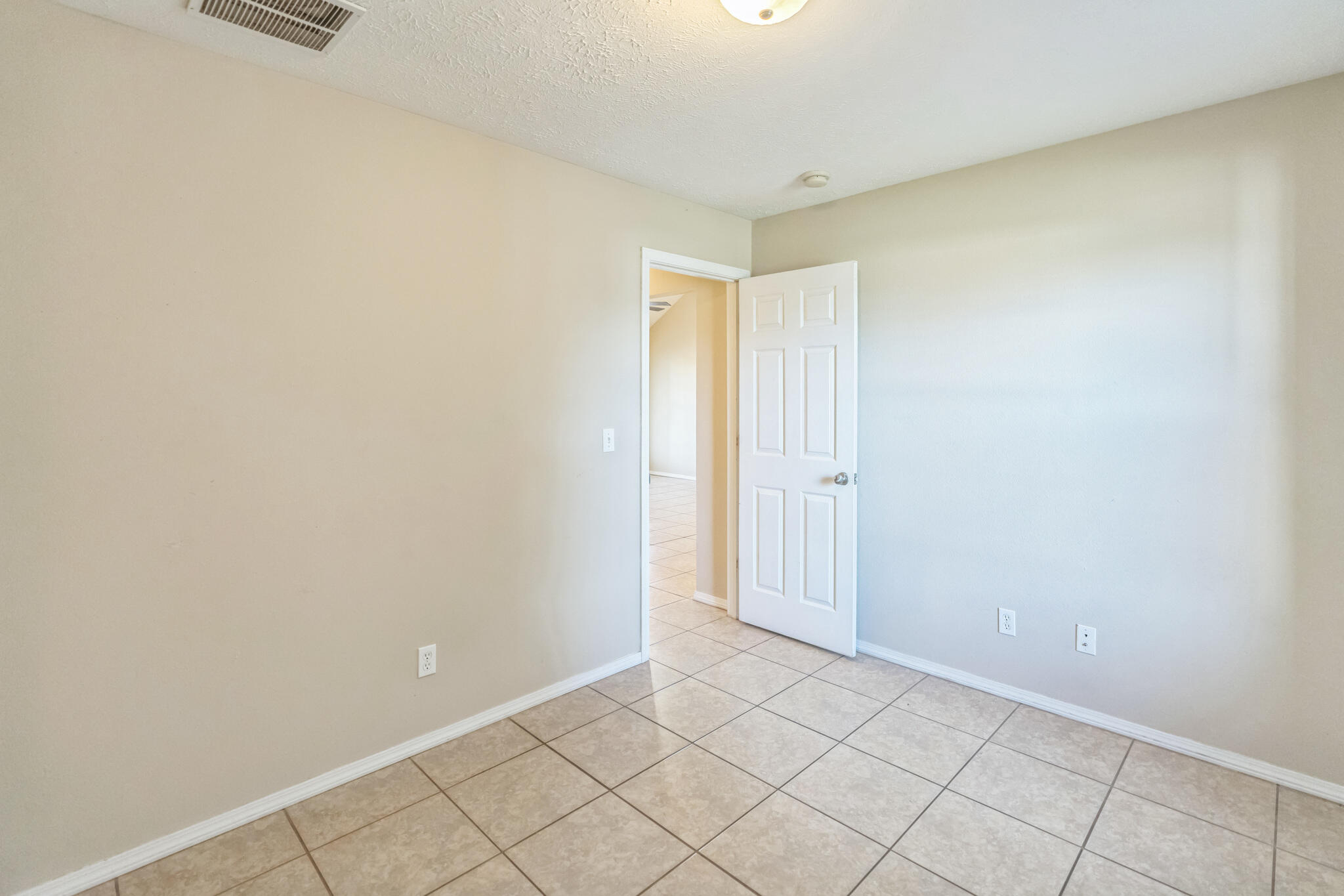 405 West Summit Street Property Photo 22