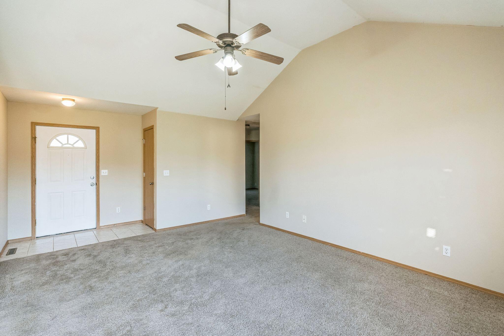 402 West Summit Street Property Photo 16