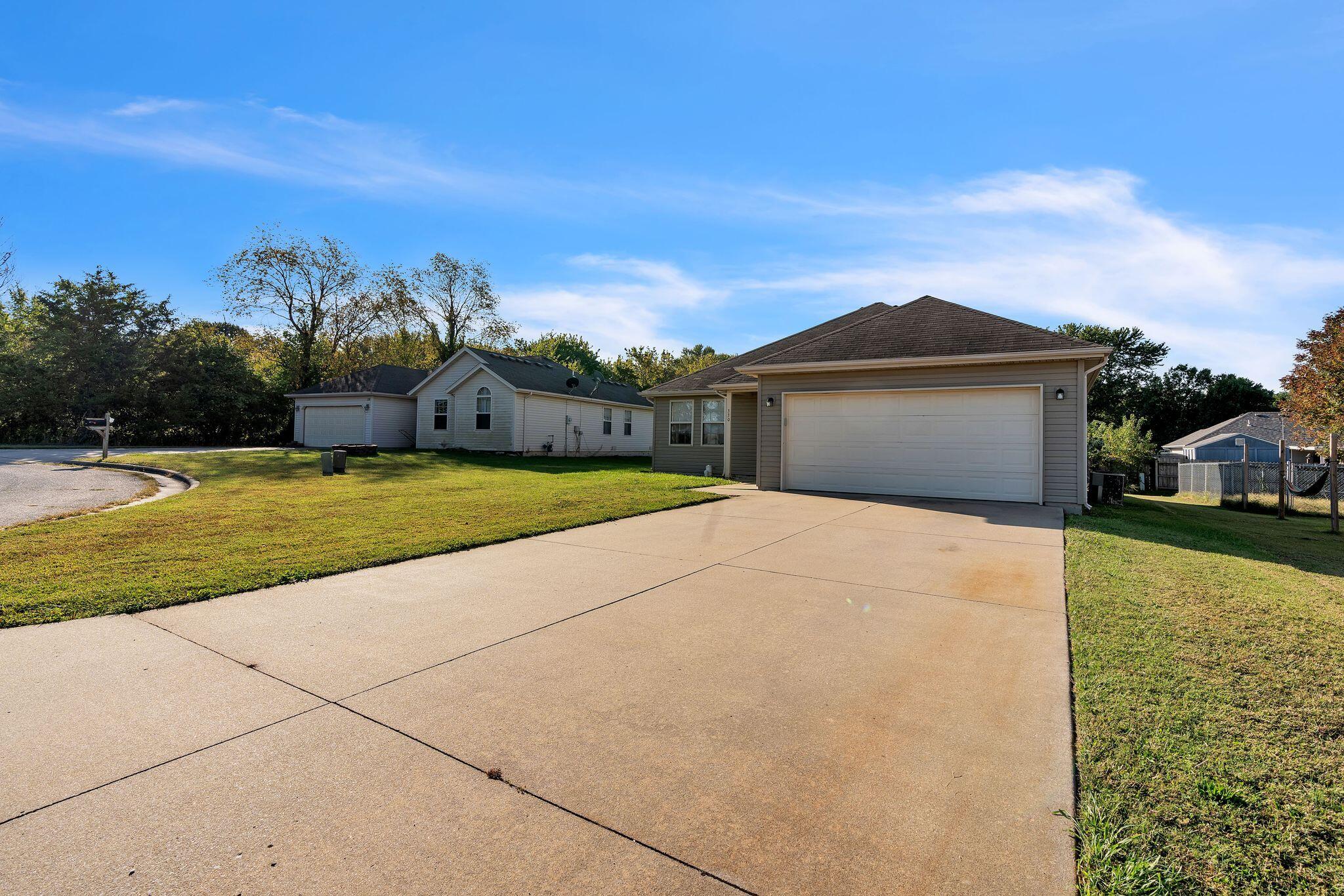 330 West Summit Street Property Photo 4