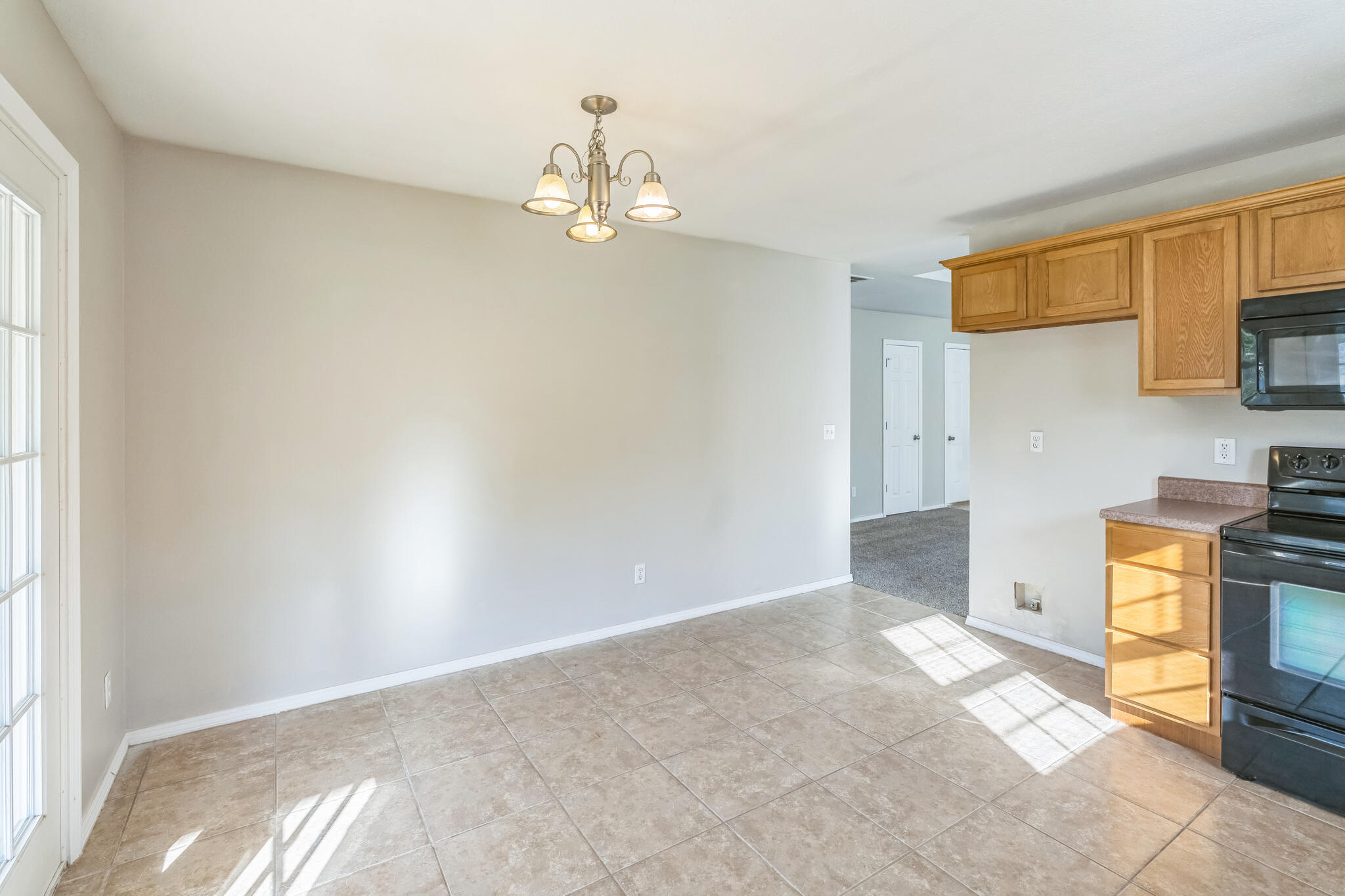 330 West Summit Street Property Photo 9
