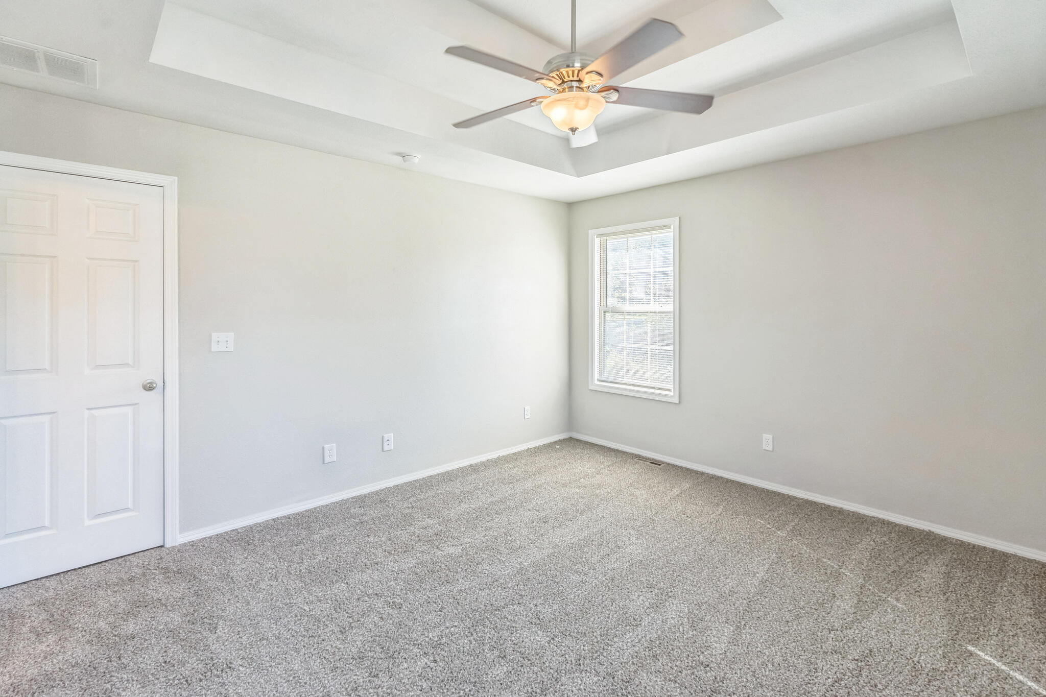 330 West Summit Street Property Photo 12
