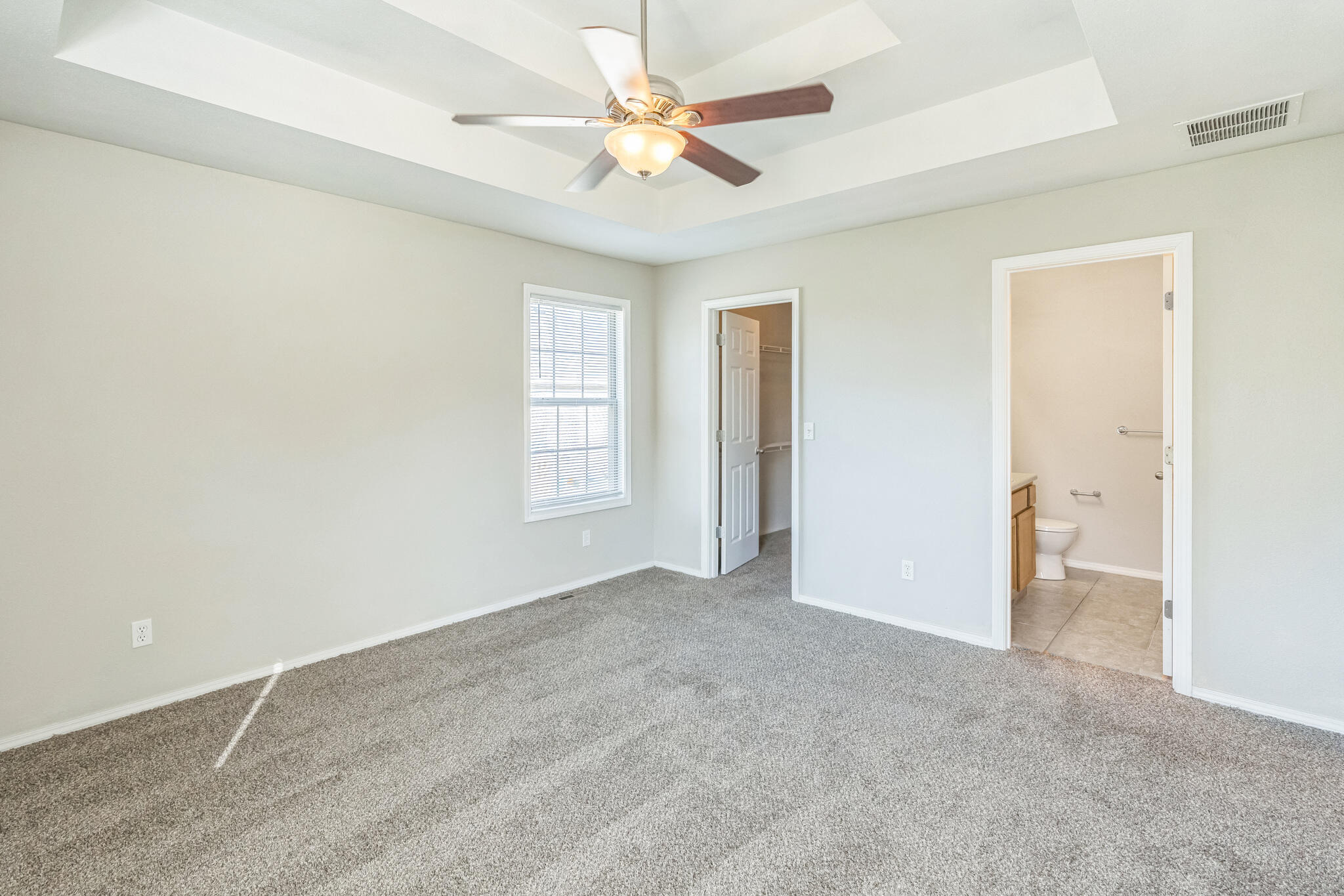 330 West Summit Street Property Photo 15