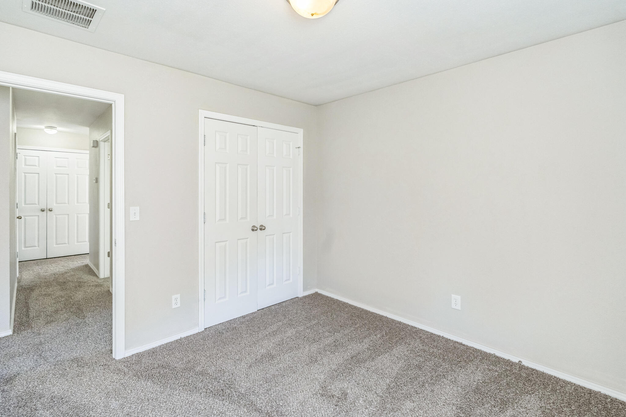 330 West Summit Street Property Photo 17