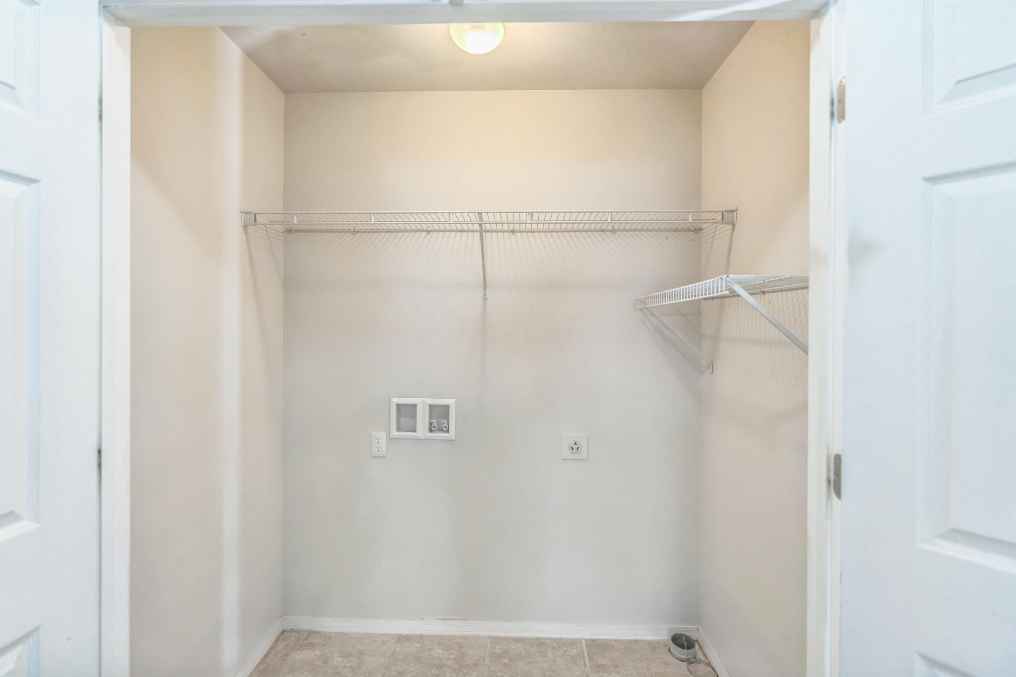 330 West Summit Street Property Photo 21