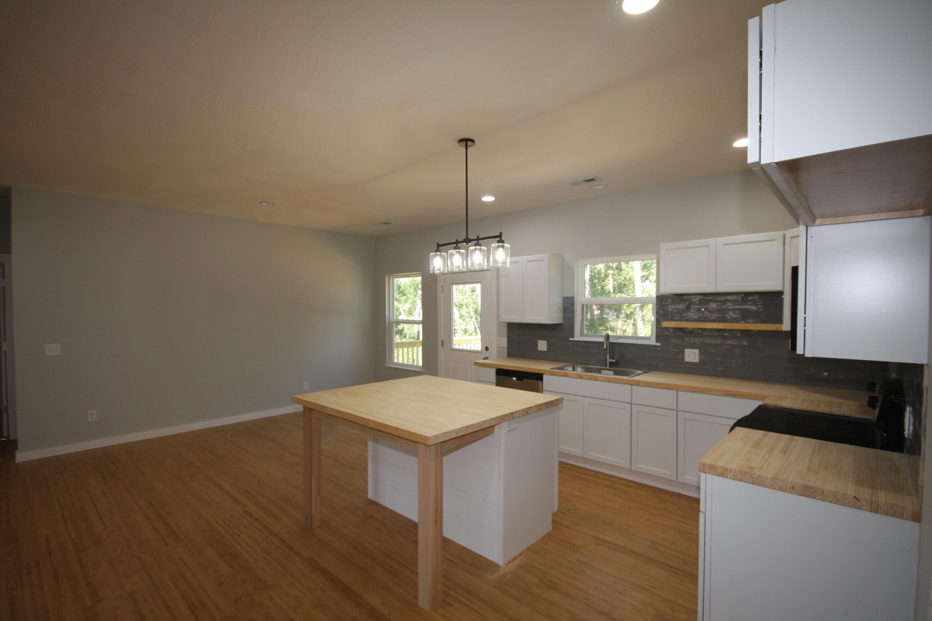 414 Jeanne Drive Property Photo 5