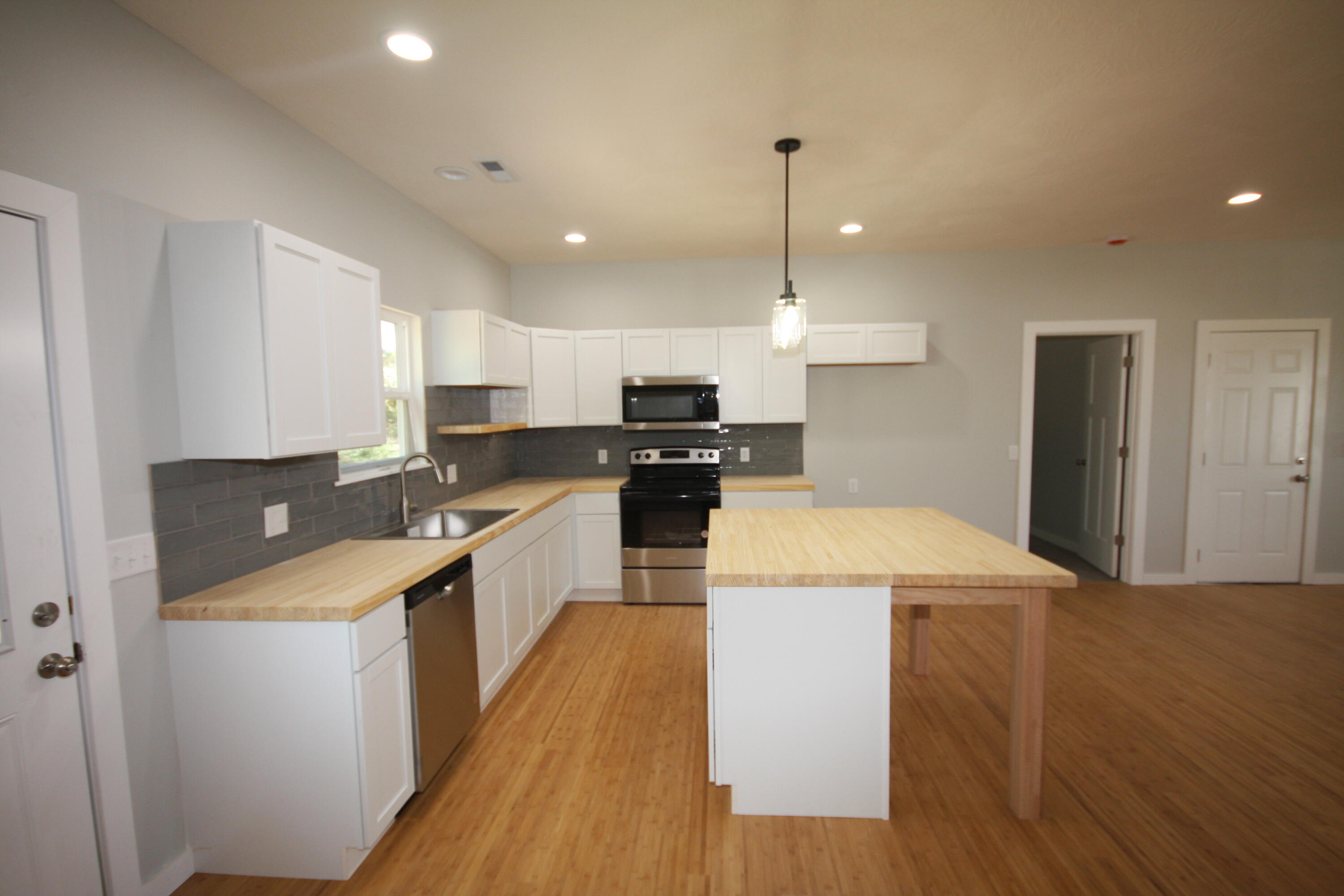 414 Jeanne Drive Property Photo 6