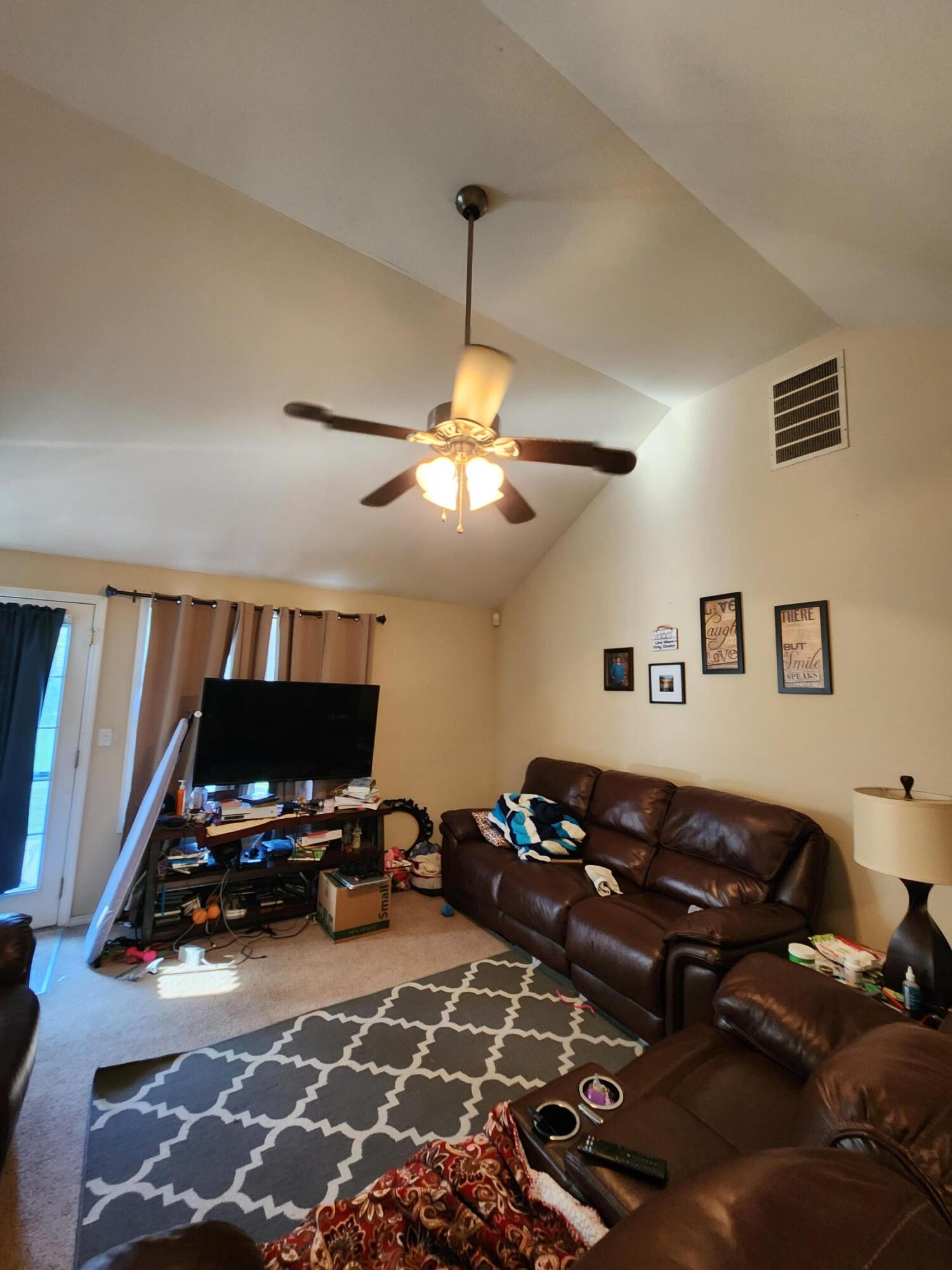 328 West Summit Street Property Photo 9