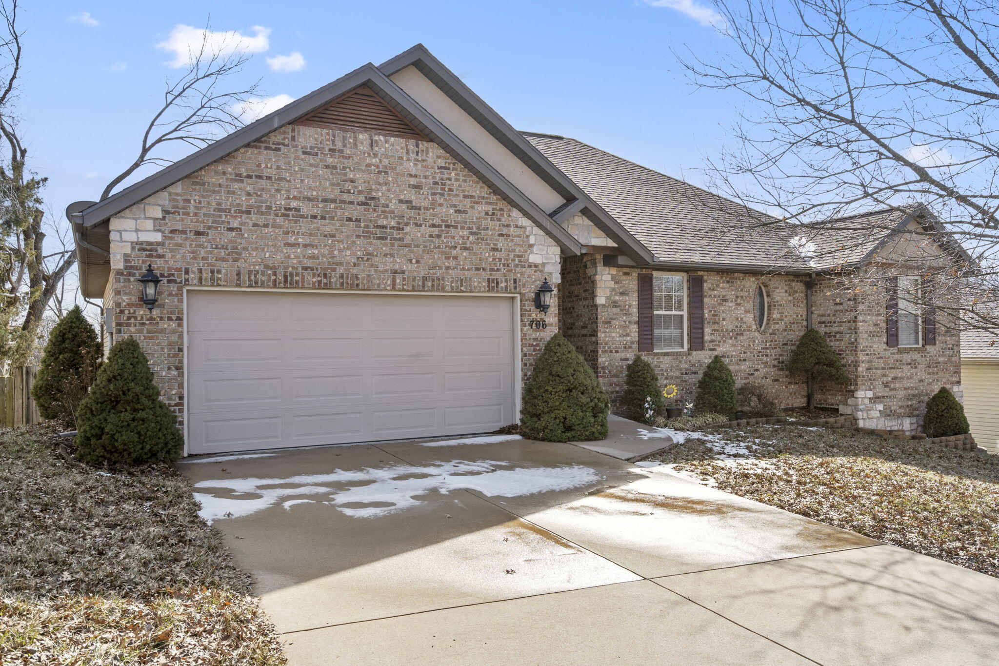 706 Silver Streak Road Property Photo 2